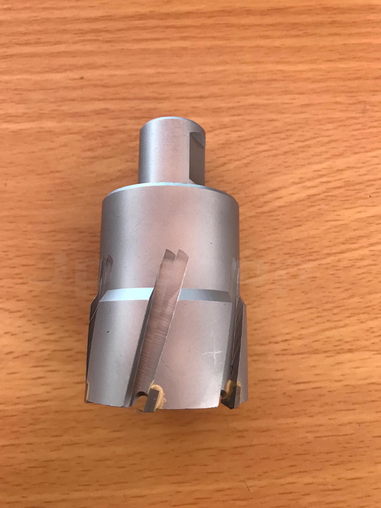 ดอกสว่านเจ็ทบอส แบบโฮลซอว์คาร์ไบสำหรับเจาะเหล็กหนา ด้วยสว่านแม่เหล็กไฟฟ้า ขนาด42*35 มม. #4235