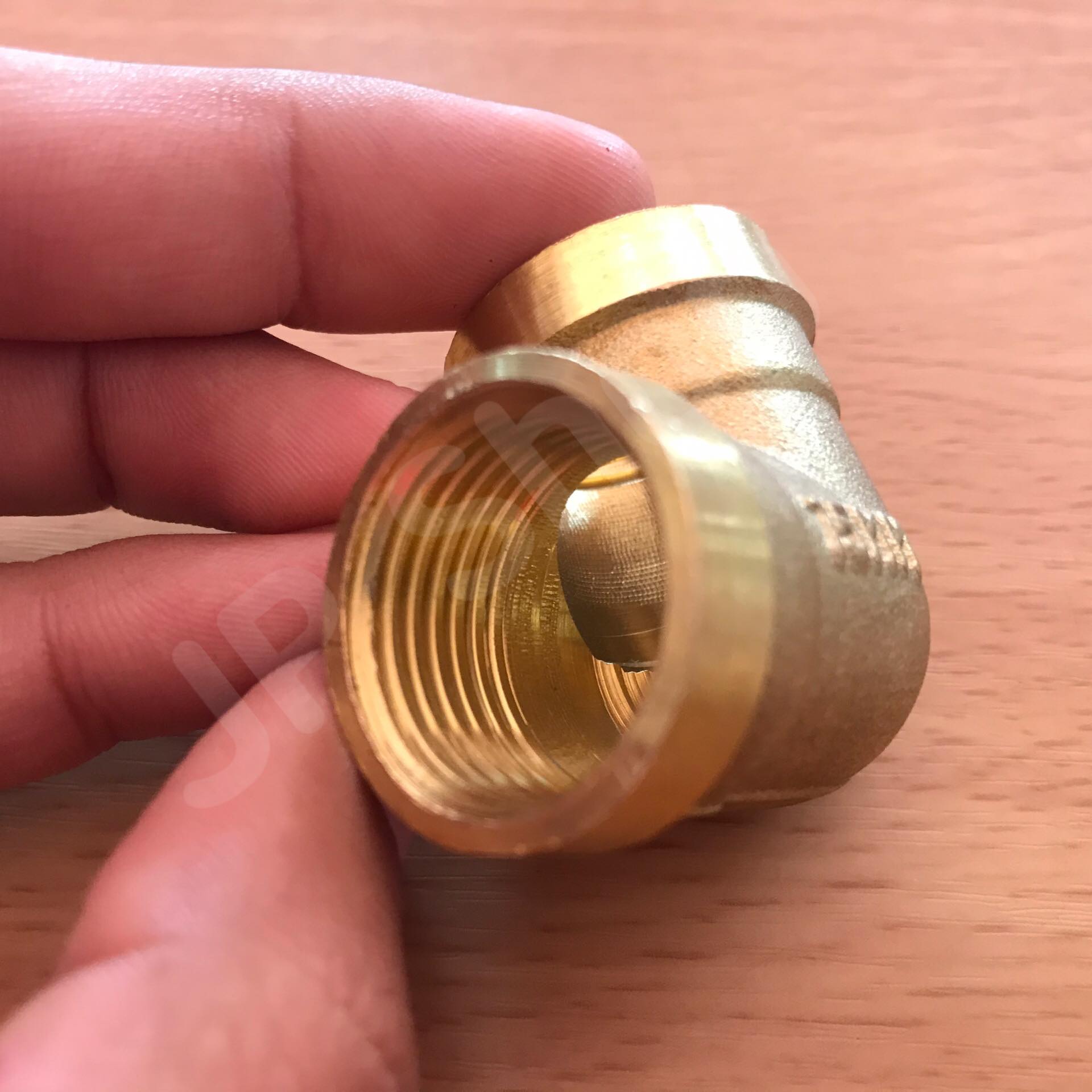 ข้องอทองเหลืองเกลียวในขนาด 4 หุน ข้องอ ทองเหลือง เกลียวใน ข้อต่อ#2354