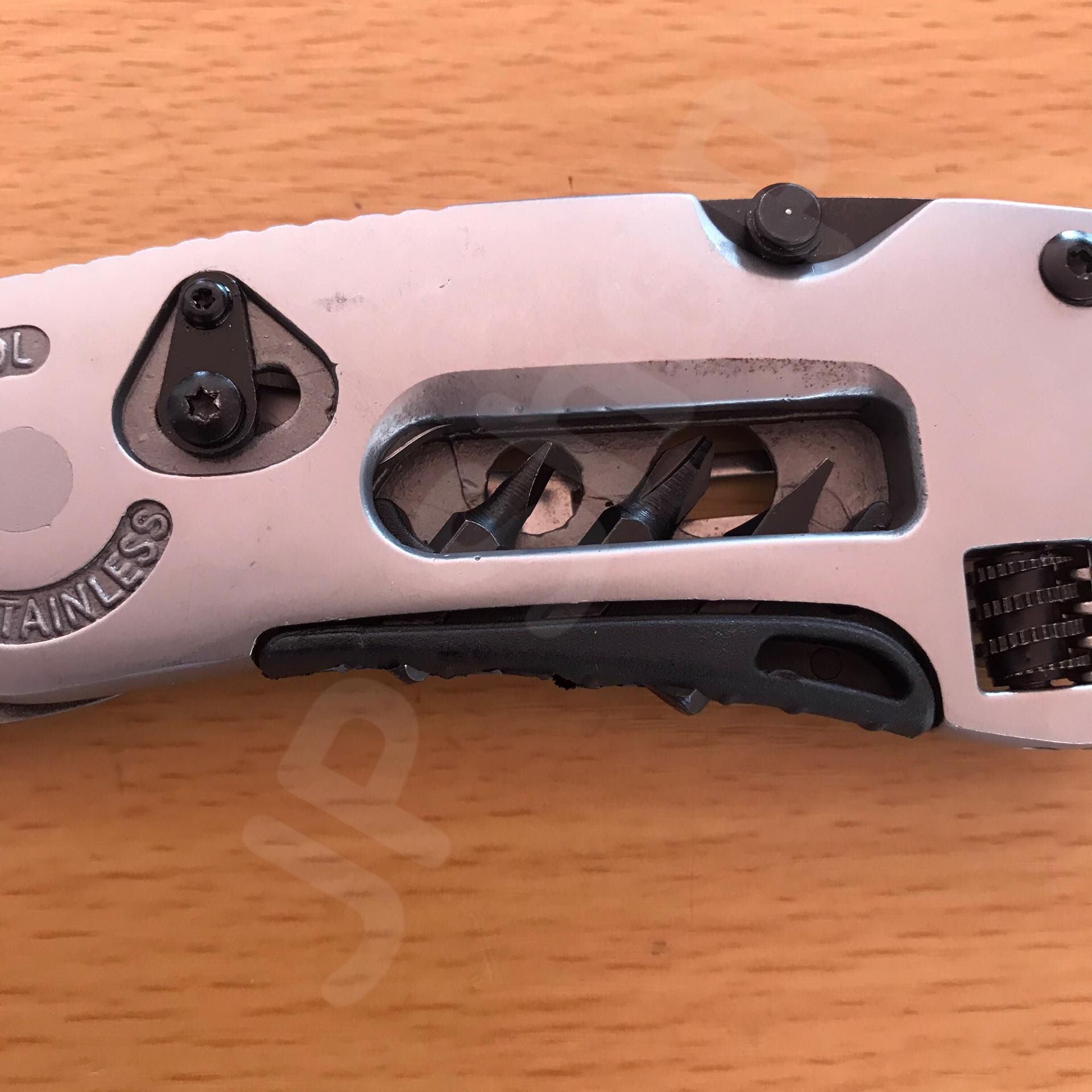 Multitool Pliers คีมอนกประสงค์ (คีมหนีบ ปากประแจเลื่อน พร้อมไขควง 3 หัว มีดพับอเนกประสงค์ พร้อมส่ง #158178