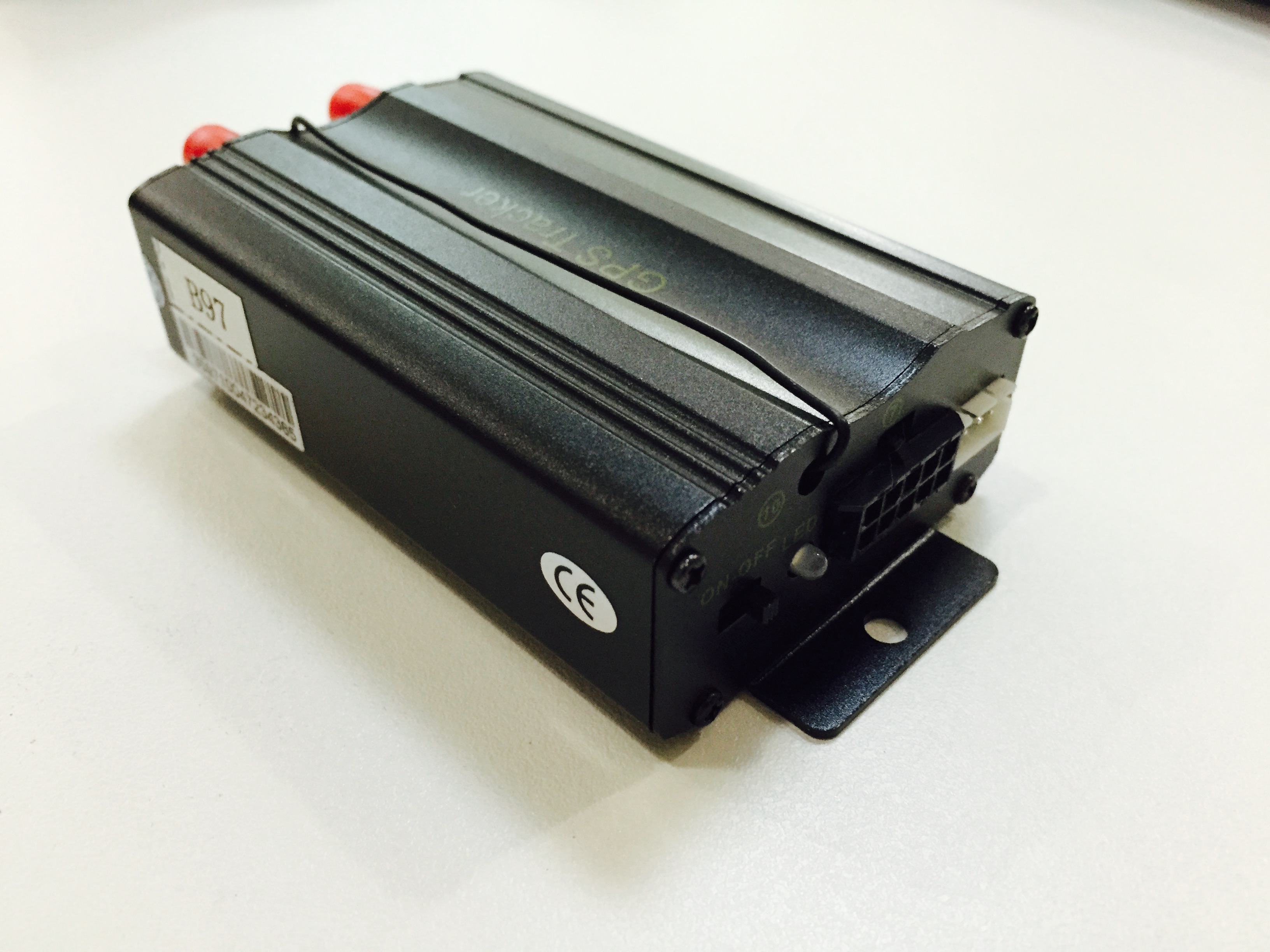 อุปกรณ์ GPS Tracker รุ่น TK103 ต่อกับแบตรถติดตามรถ