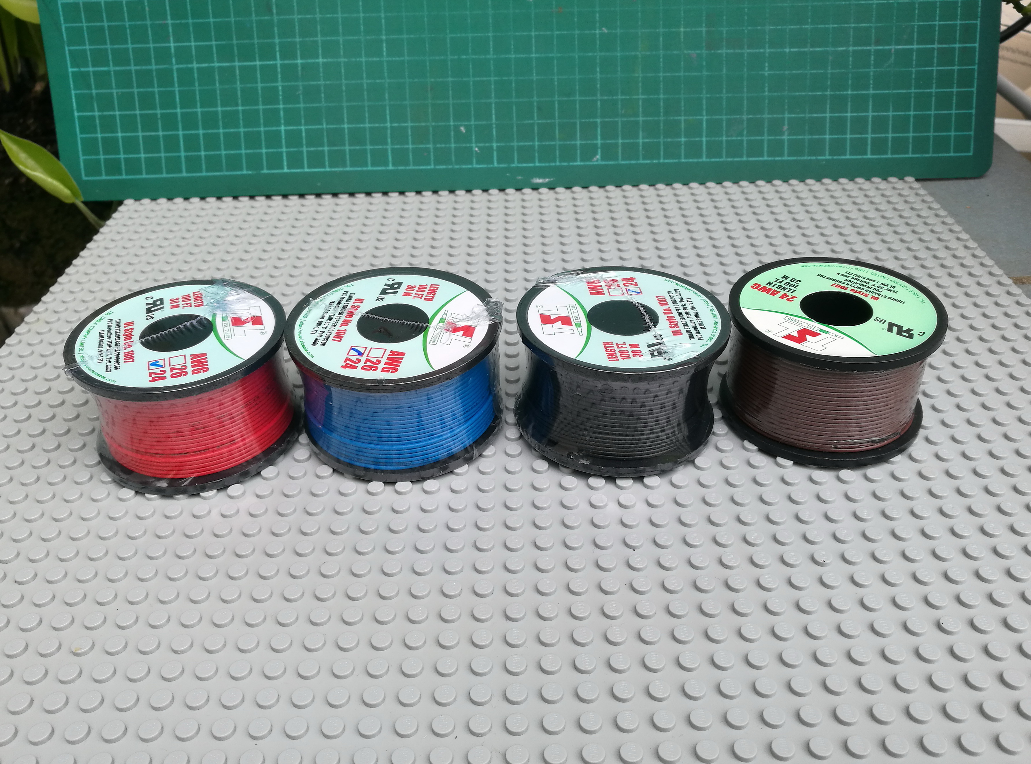 สายไฟเดี่ยว แกนฝอย 24AWG UL1007 80°C 300V ตัดแบ่งขายเป็นเมตร (ราคา บาท/เมตร)