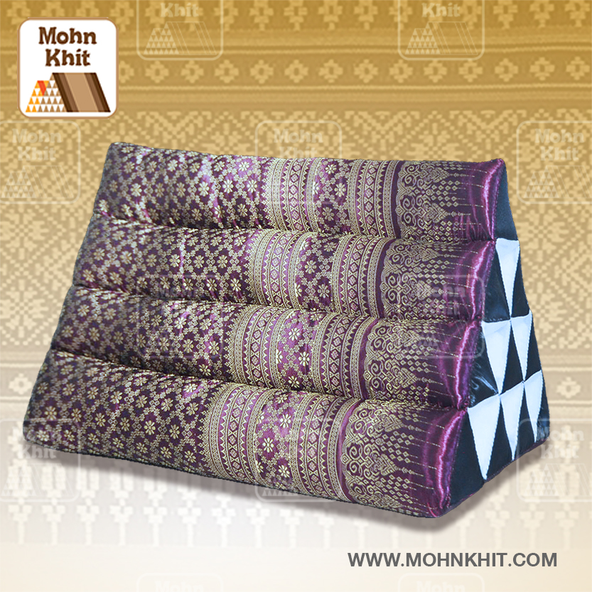 หมอนสามเหลี่ยม15ช่องผ้าไหมดิ้นทอง 55cmx38cmx40cm// Thai Tri-angle Cotton kapok Traditional Floor Cushions.