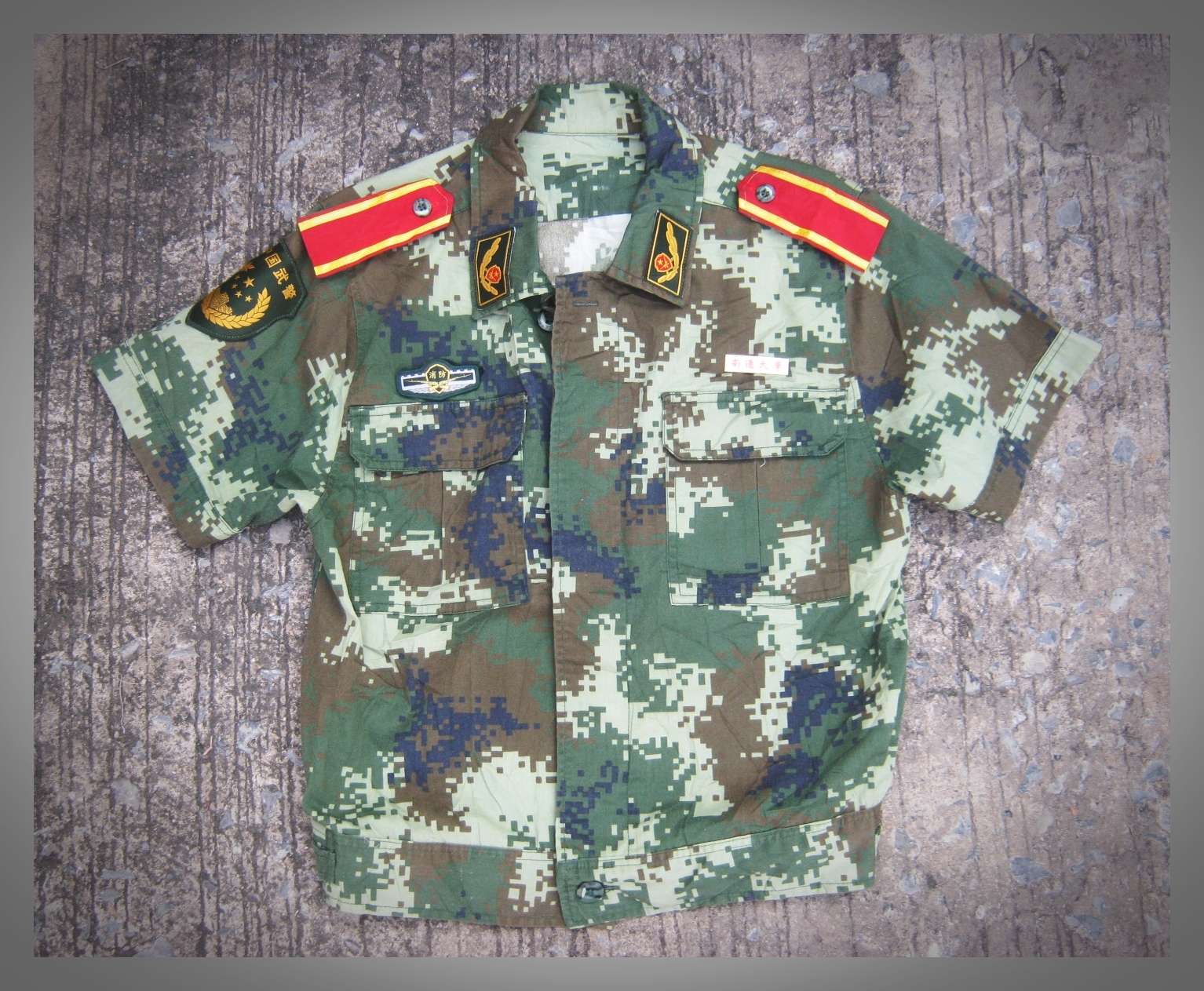 ขายแล้ว เสื้อทหาร กองทัพจีนเพื่อการสะสม