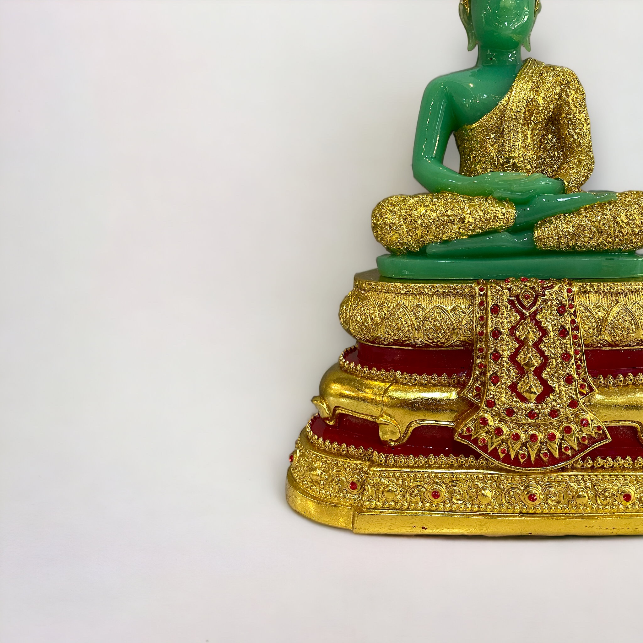 พระแก้วมรกต 9 นิ้ว ฤดูฝน สีเขียวหยก