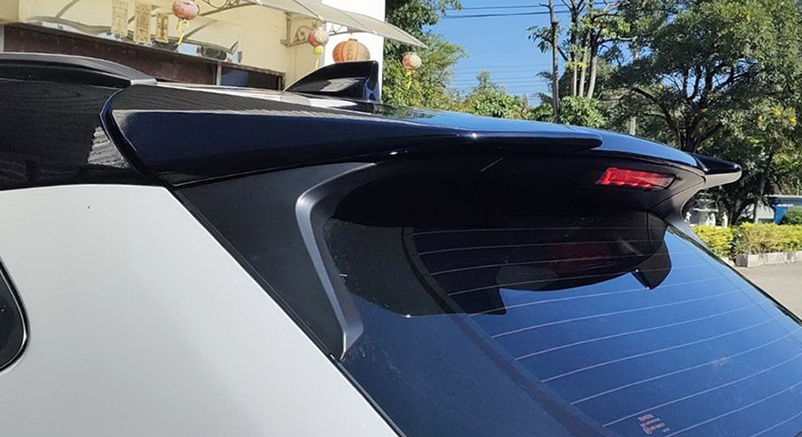 สปอยเลอร์หลัง สำหรับ YARIS CROSS