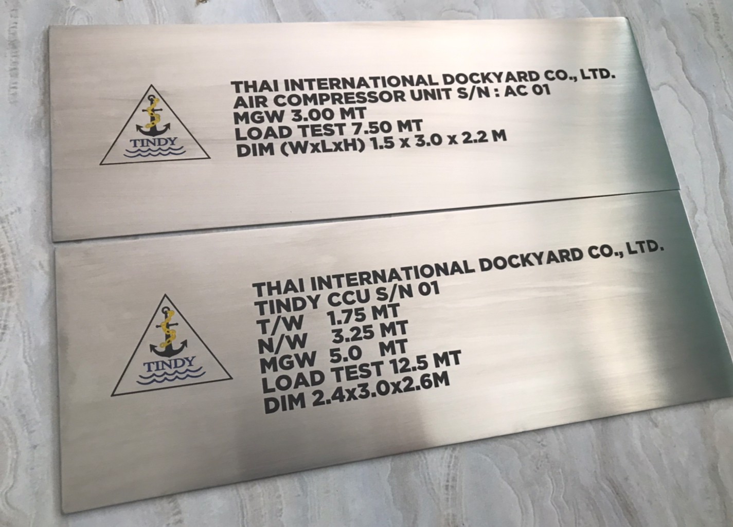 ป้ายกัดกรด