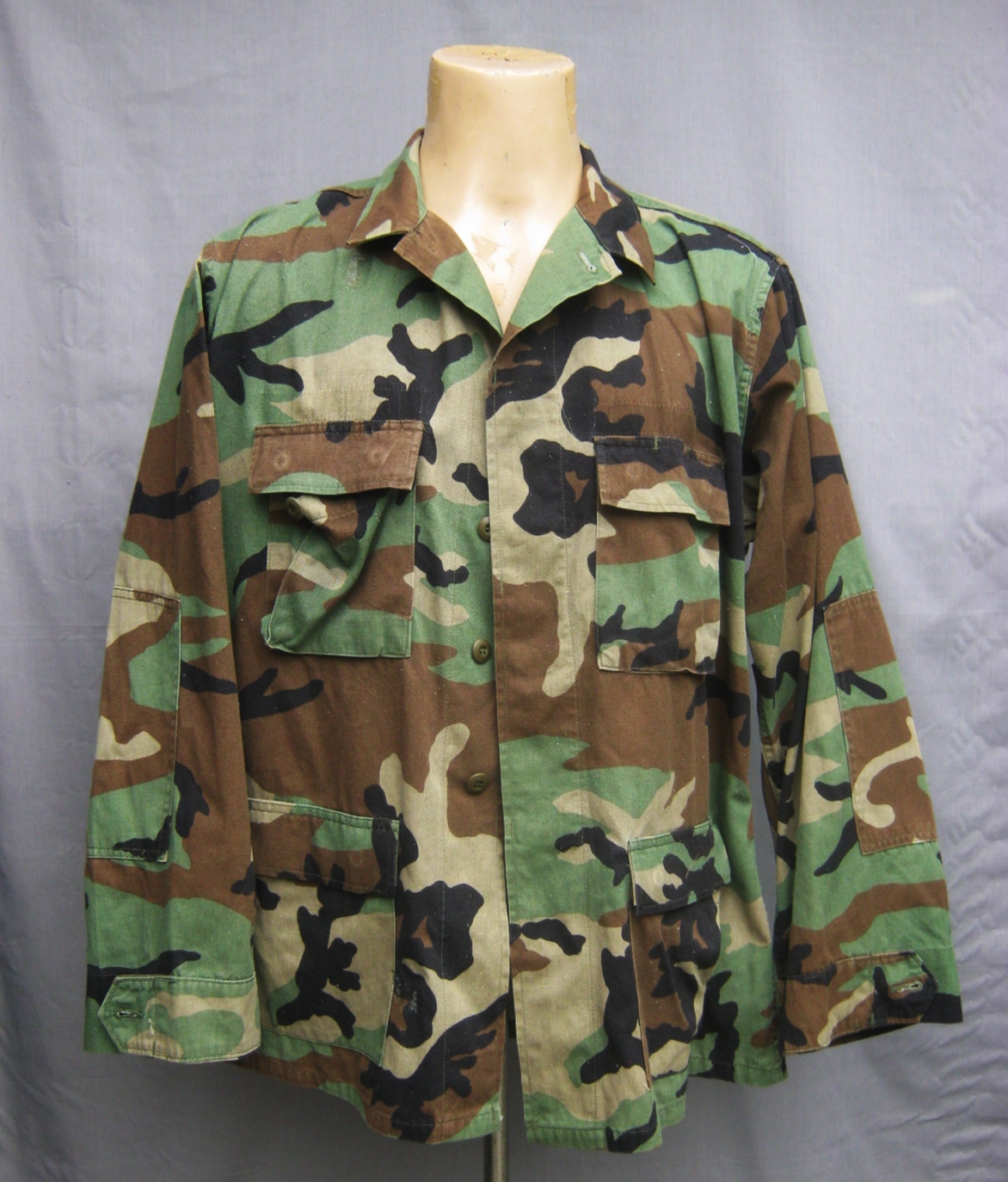 ขายแล้ว เสื้อทหารสหรัฐ ลายพลาง woodland