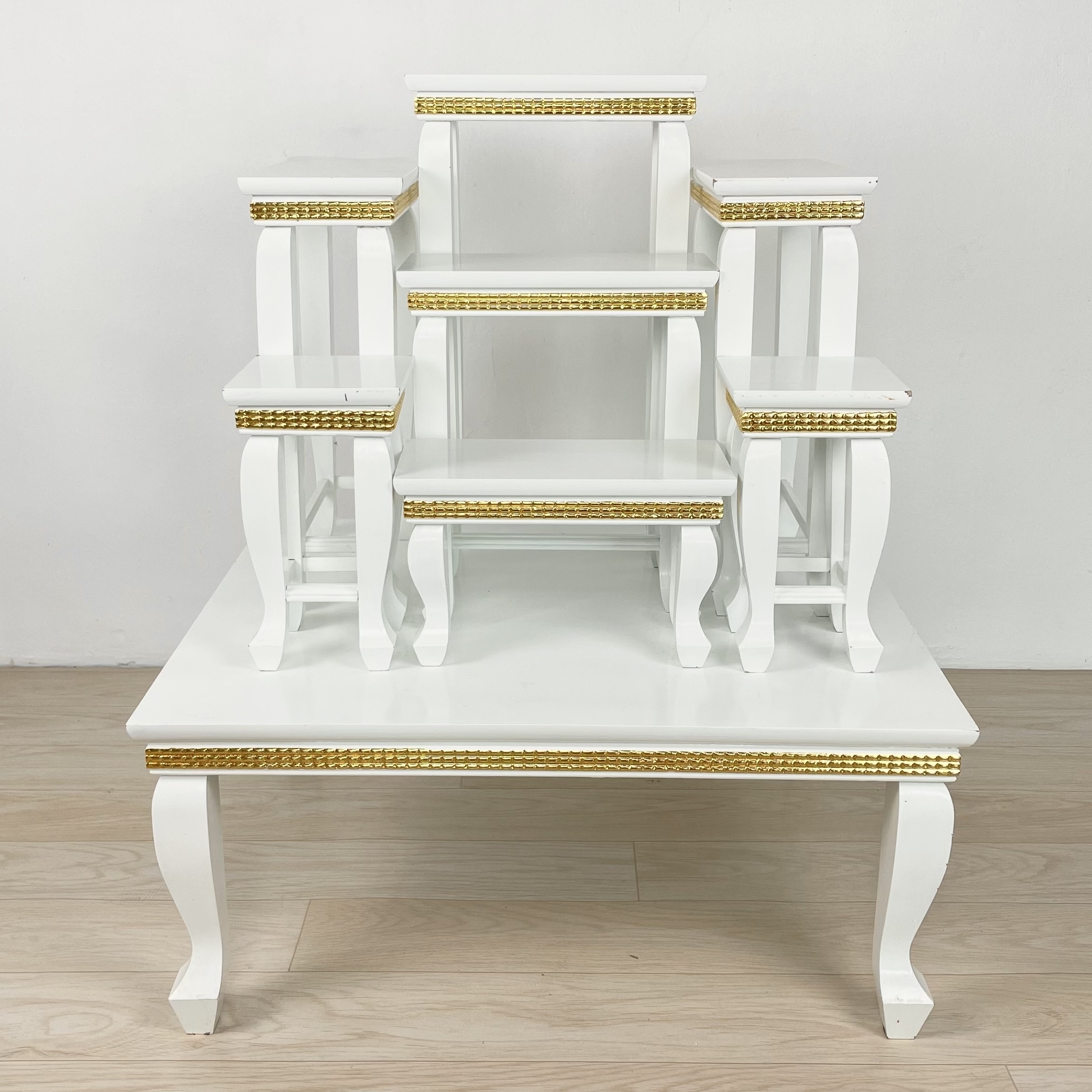 โต๊ะหมู่ 7 หน้า 6 พิกุลขาว ขาหลุยส์