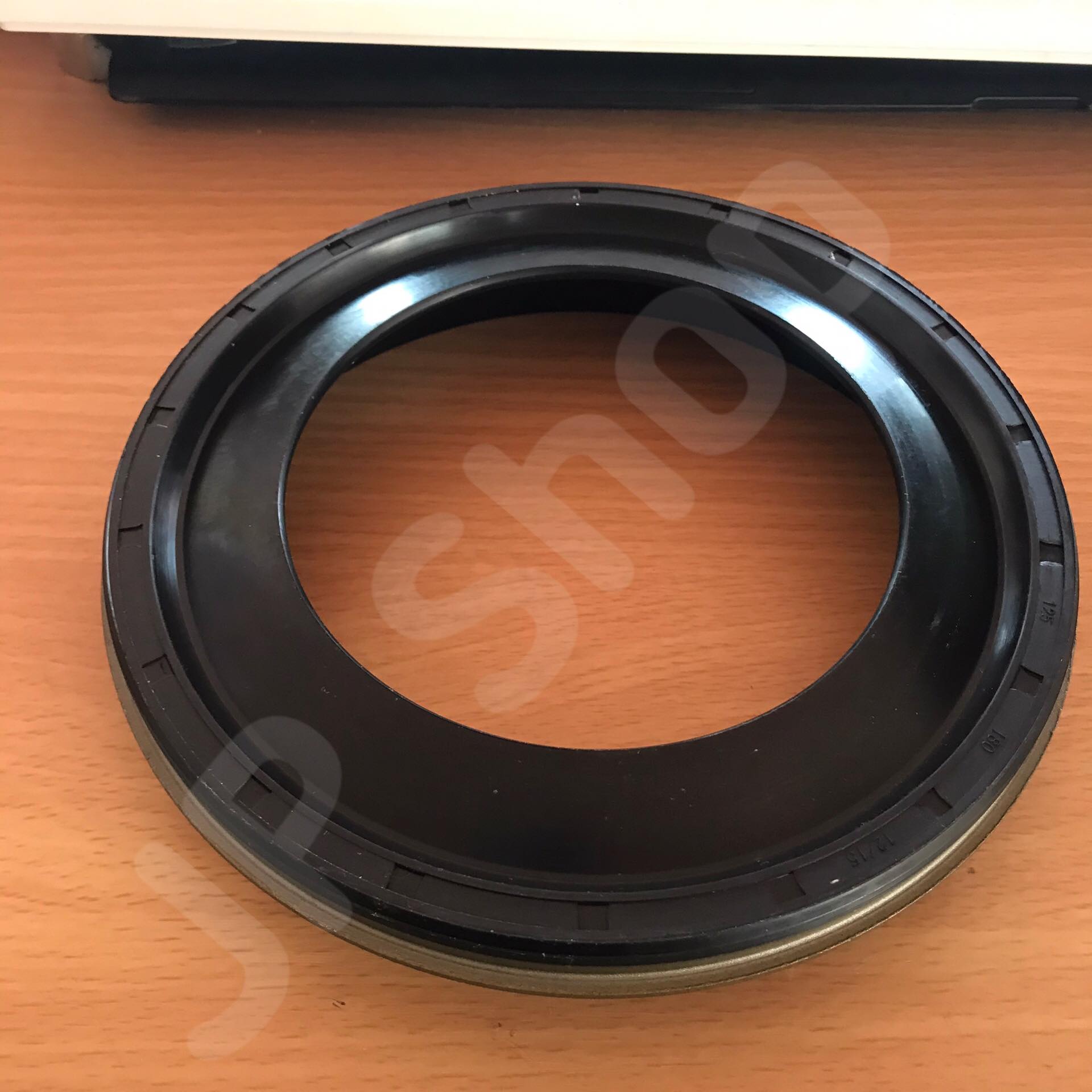 ซีลคอเกียร์ ZF/PMP สำหรับรถโม่ปูน ขนาด 125*180*12/15 #3300