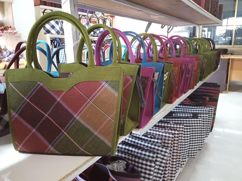 กระเป๋าผ้าทอลายพระราชทาน กระเป๋าถือ กระเป๋าหิ้ว 11x27x16 Cm//Khit Bag, Tote Bag, Tote Bag