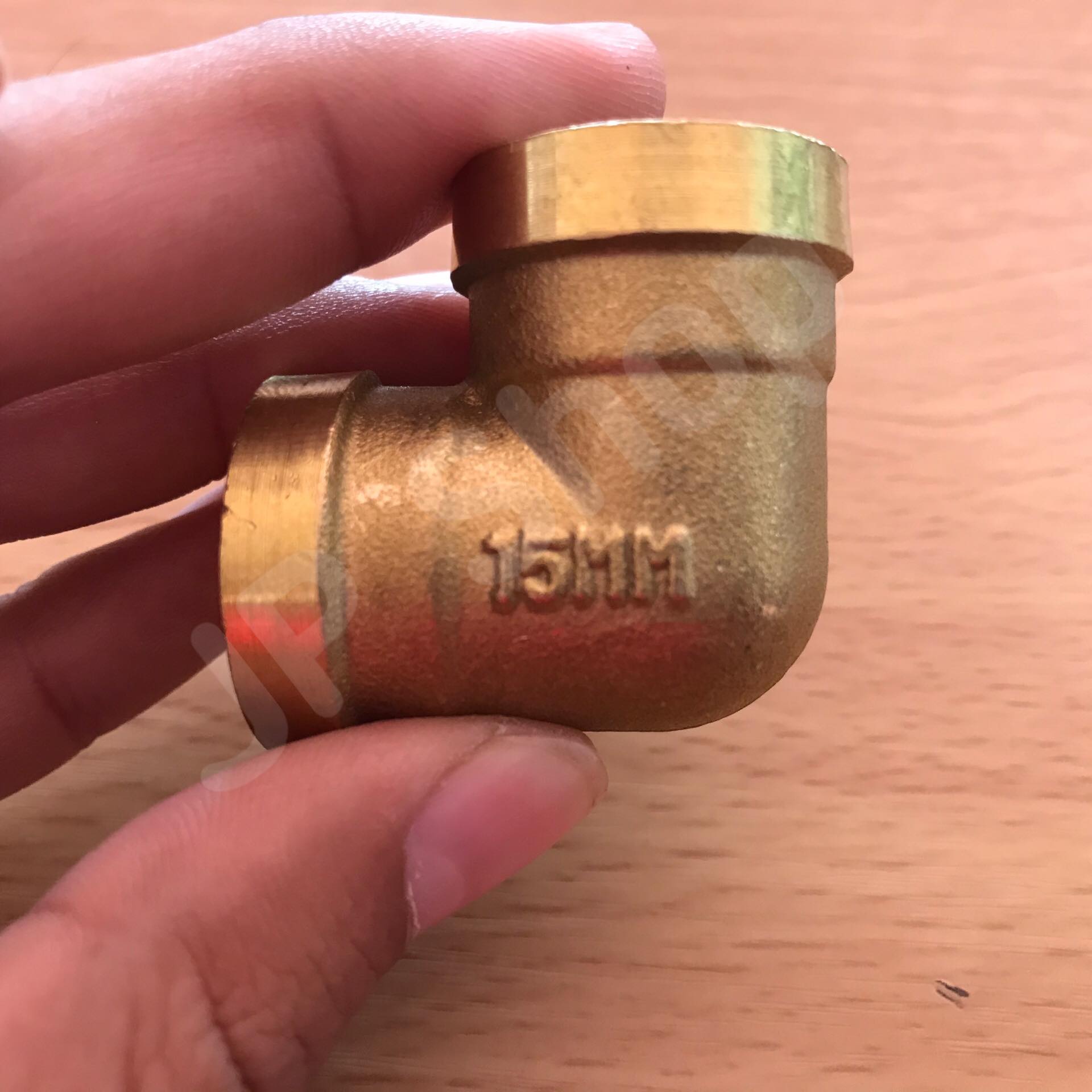 ข้องอทองเหลืองเกลียวในขนาด 4 หุน ข้องอ ทองเหลือง เกลียวใน ข้อต่อ#2354