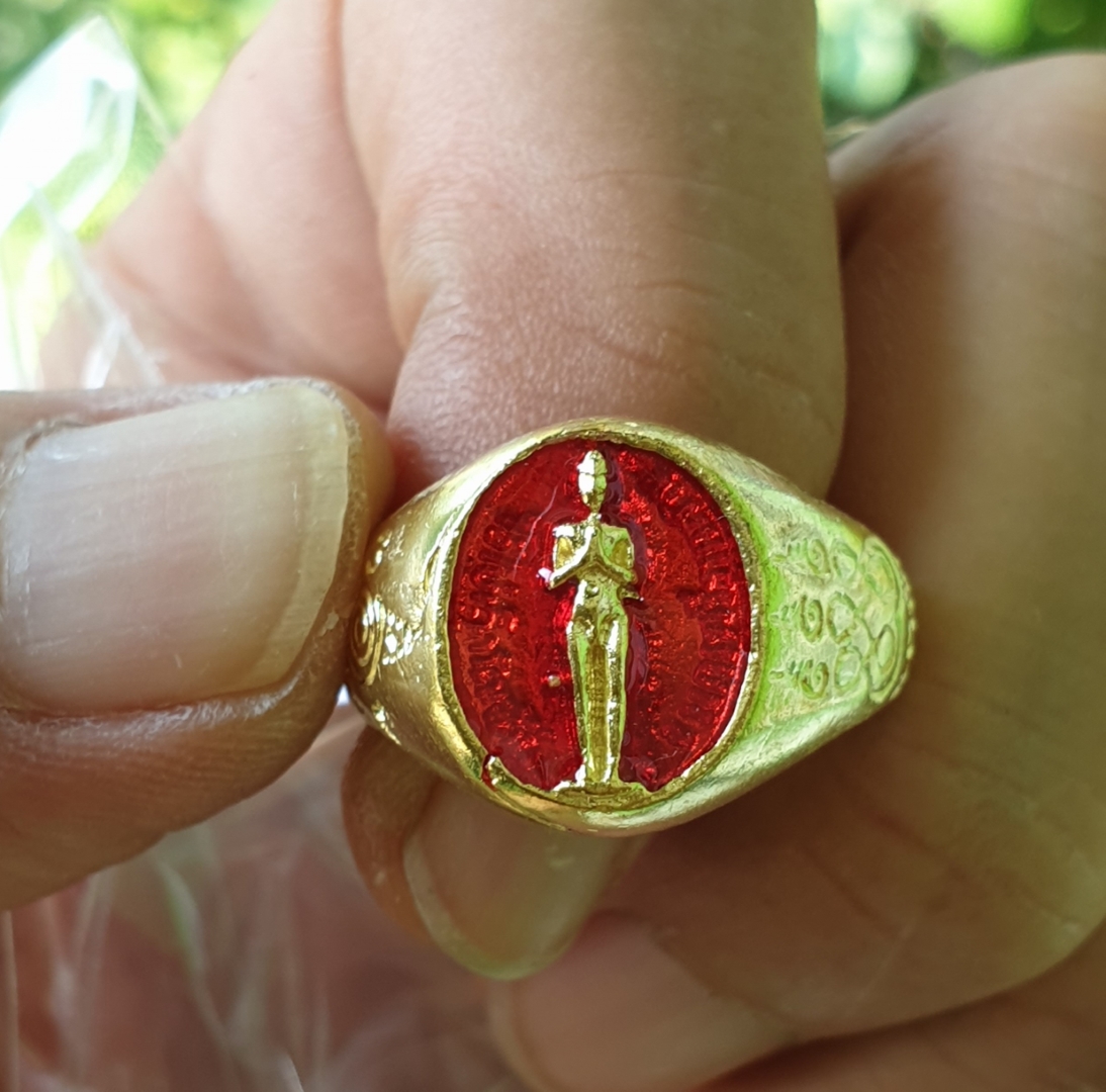 แหวน ไอ้ไข่ ลงยา มี 3 สี แดง เขียว น้ำเงิน เลือกได้เลยจ้า เนื้อทองเหลืองชุบทอง ปรับขนาดได้ 6-9mm.(50-65)