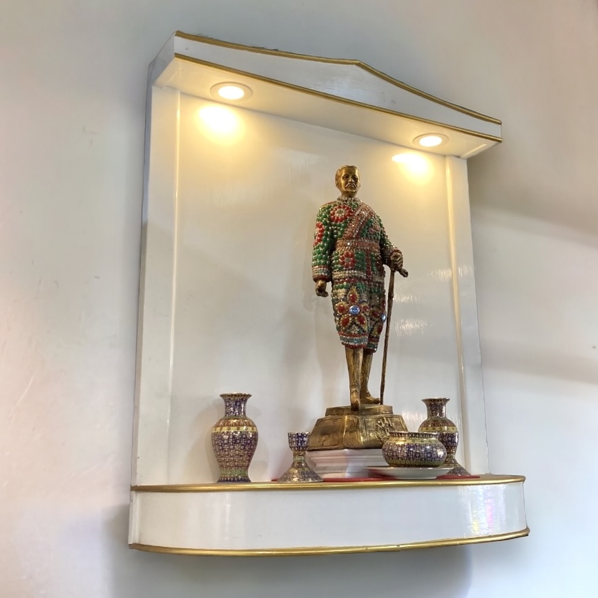 หิ้งซุ้มติดไฟ