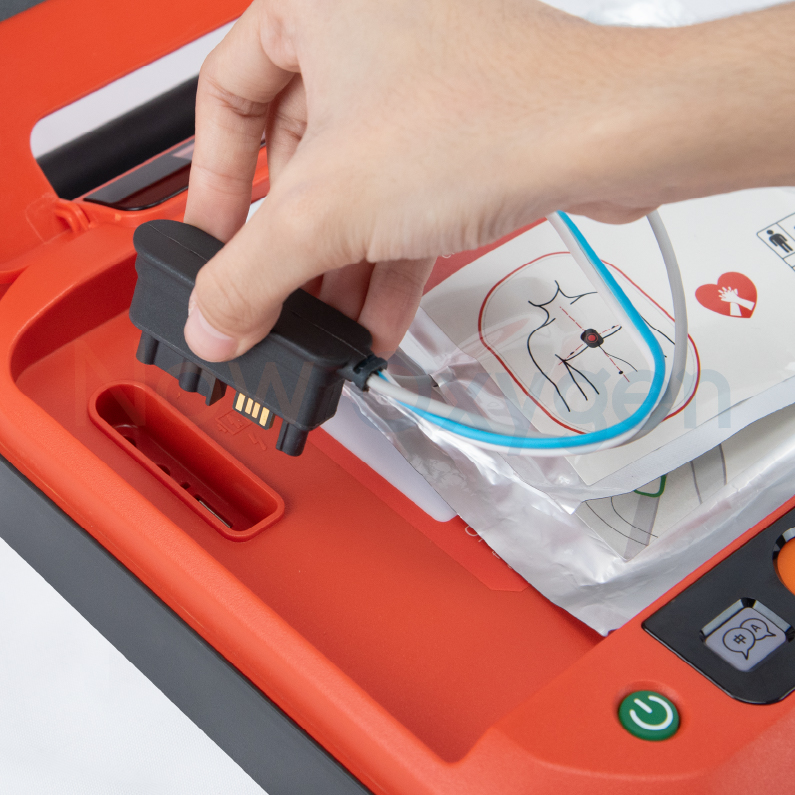 เครื่องกระตุกหัวใจด้วยไฟฟ้าแบบอัตโนมัติ (AED) Yuwell รุ่น HeartSave Y8 + ตู้เก็บ + ฟรีชุดช่วยหายใจมือบีบ ambu bag