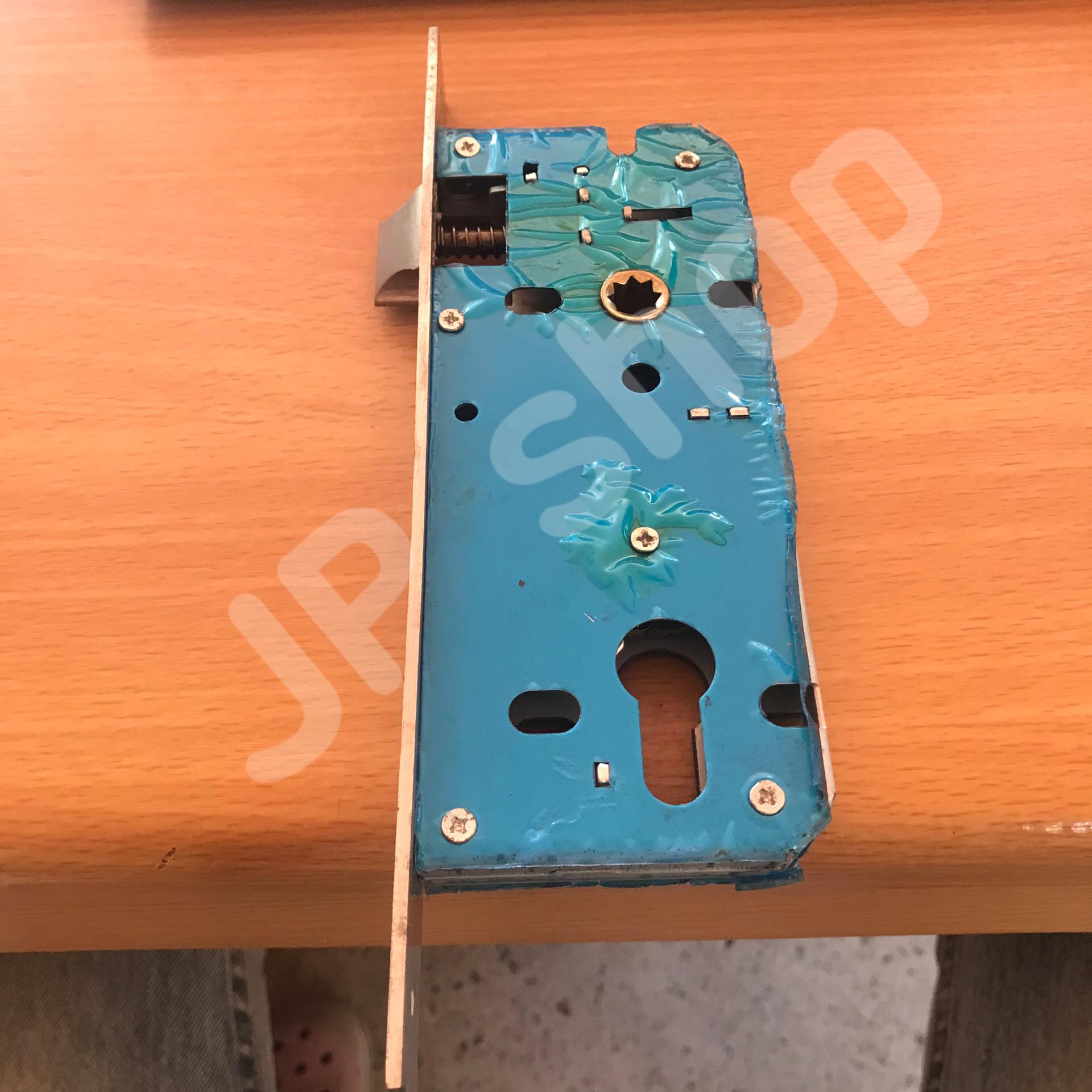 ก้านโยคประตูรั่ว กุญแจเขาควายประตูรั่ว มือจับประตูรั่วสแตนเลส พร้อมอุปกรณ์ล็อคประตู ส่งไว โกดังในไทย