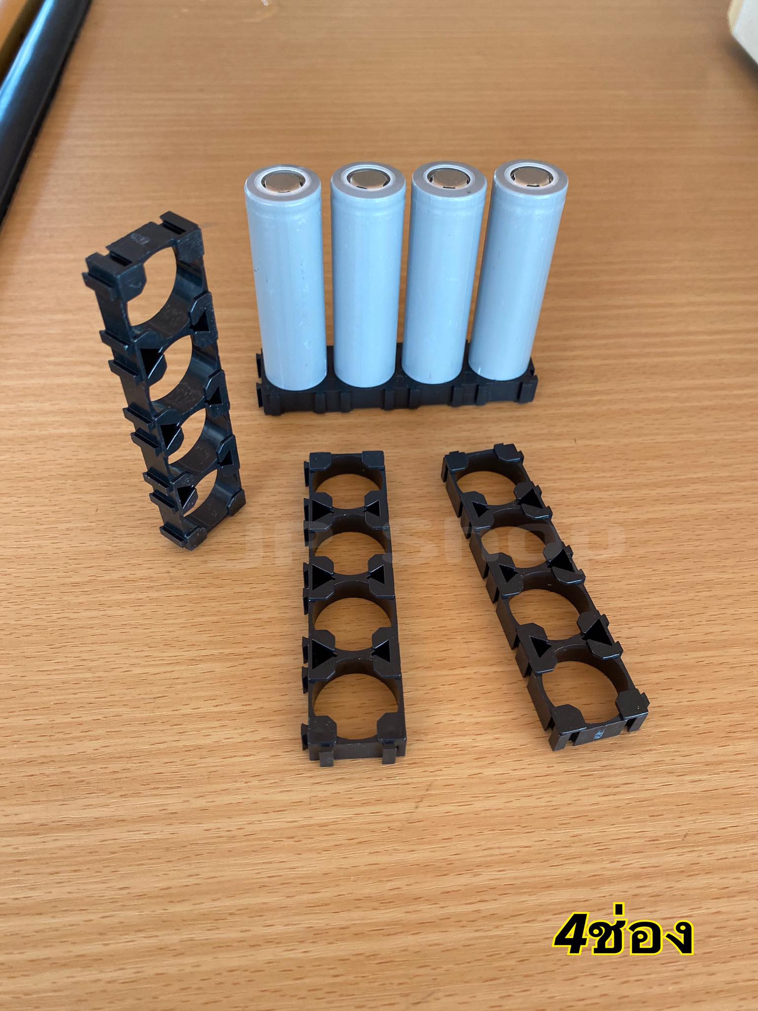 ตัวยึดแบตเตอรี่ ตัวแพ็คแบตเตอรี่ ตัวยึดแบตเตอรี่ลีเธียม18650 4ช่อง #Spacer Holder ตัวแพ็คถ่านสำหรับรถไฟฟ้า #186504