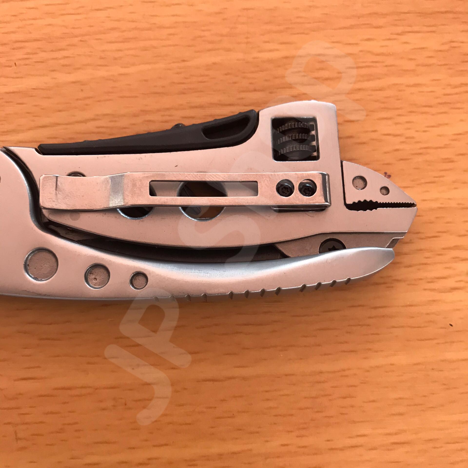 Multitool Pliers คีมอนกประสงค์ (คีมหนีบ ปากประแจเลื่อน พร้อมไขควง 3 หัว มีดพับอเนกประสงค์ พร้อมส่ง #158178