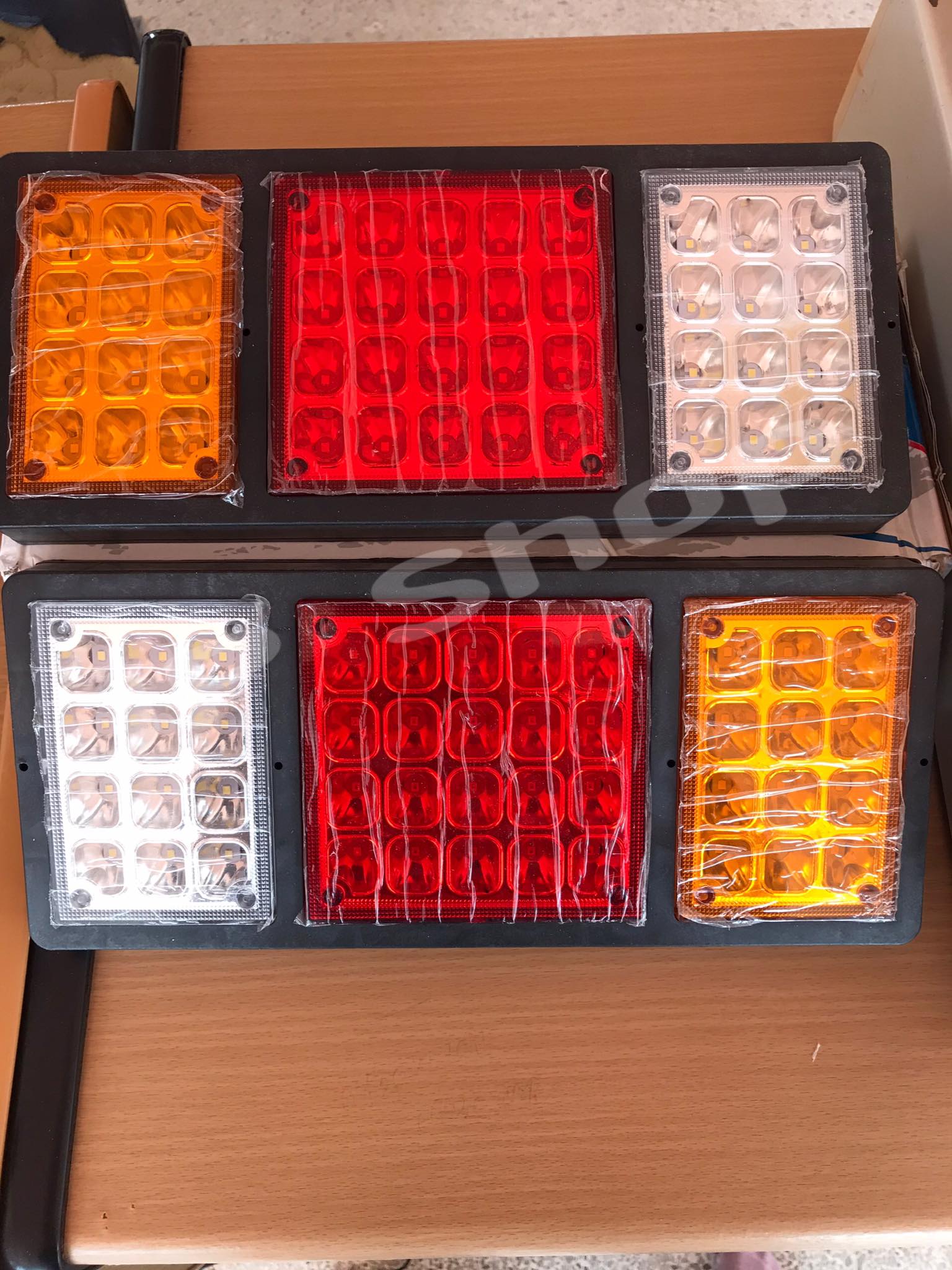 ไฟท้ายรถ 140-2 LED 24V 3สี ขาว เหลือง แดง ราคา/คู่ พร้อมส่ง #3005