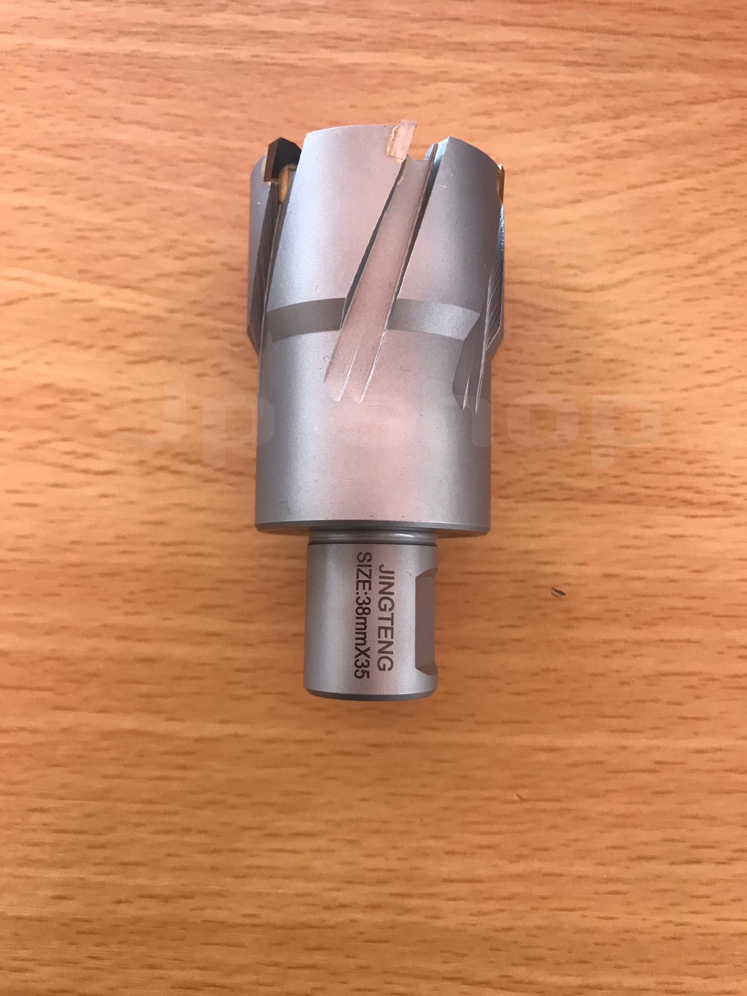 ดอกสว่านเจ็ทบอส แบบโฮลซอว์คาร์ไบสำหรับเจาะเหล็กหนา ด้วยสว่านแม่เหล็กไฟฟ้า ขนาด38*35 มม. #3835