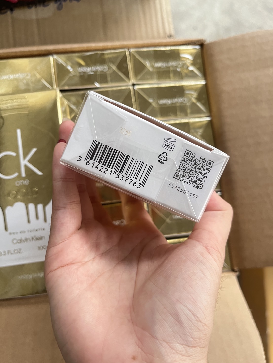 Calvin Klein CK One Gold Eau De Toilette 100ml. น้ำหอมของแท้ (1กล่อง)