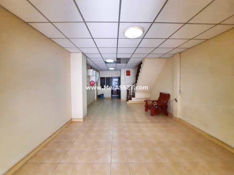 ขายทาวน์เฮ้าส์ ย่าน เคหะร่มเกล้า ราษฎร์พัฒนา น้อมเกล้า : พูนสินธานี 3 / 2 ชั้น 17 ตารางวา