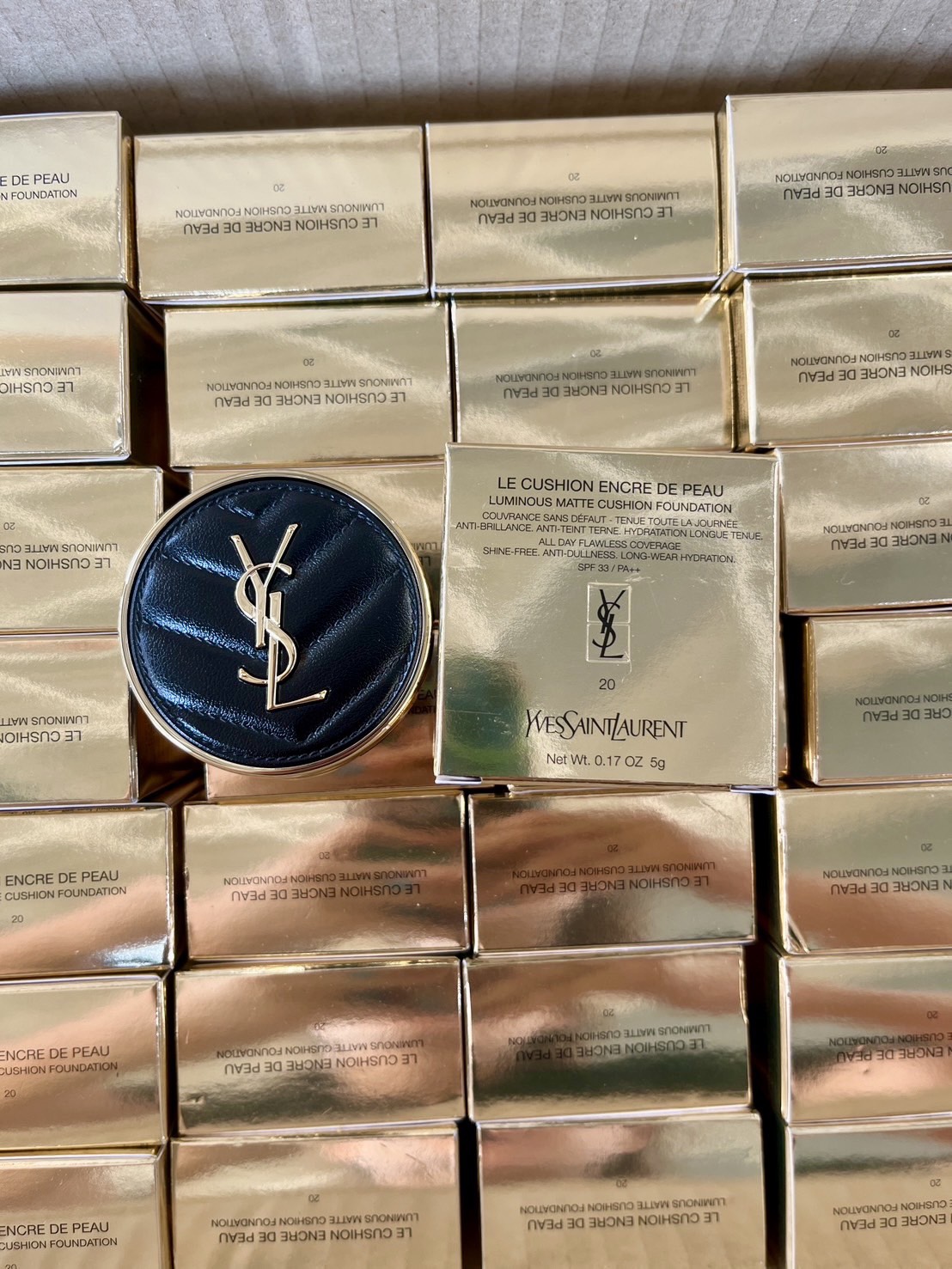 รองพื้น YSL Le Cushion Encre De Peau ขนาดทดลอง 5g. สี B20 คุชชั่น สำหรับ ผิวขาวเหลือง