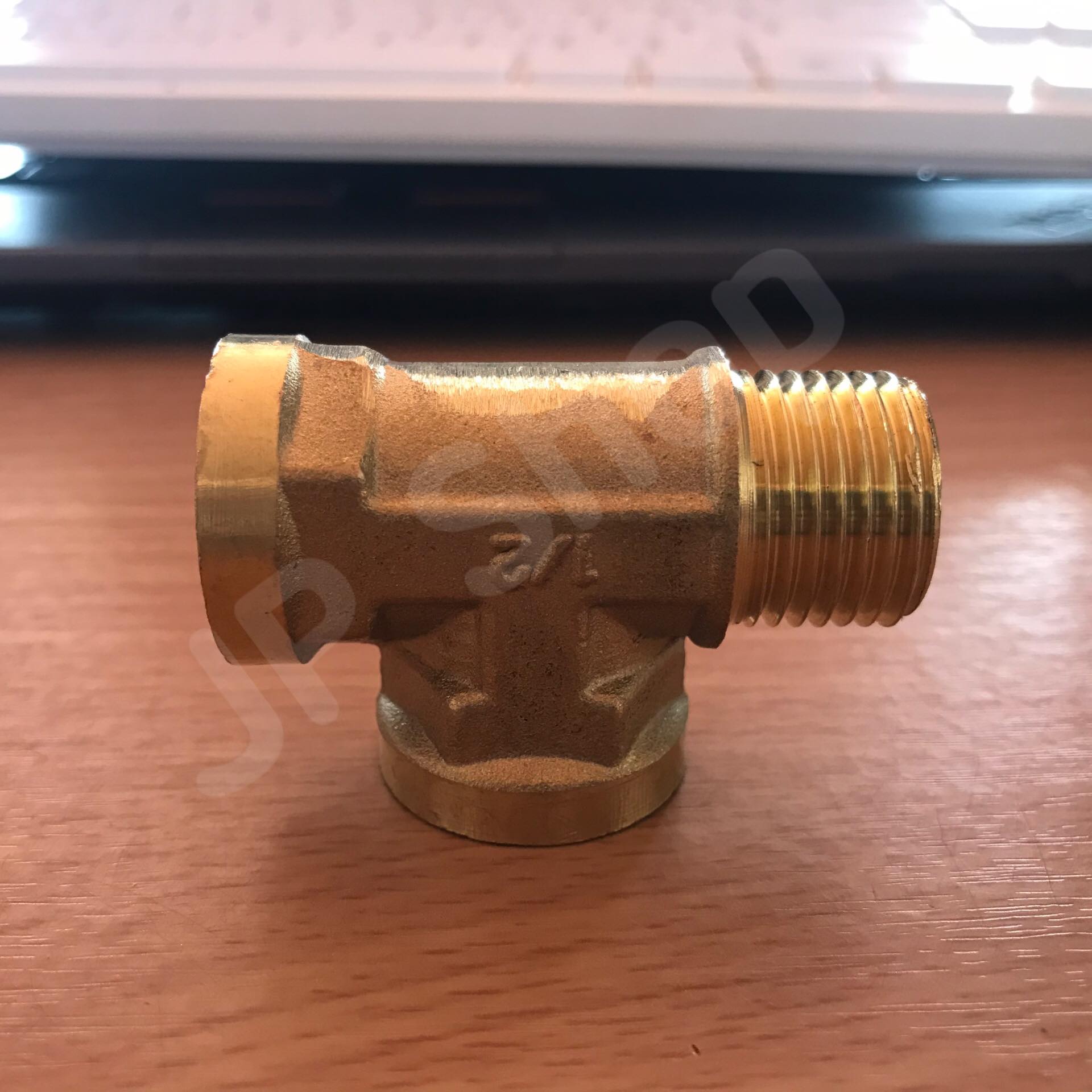 ข้อต่อทองเหลืองสามทางขนาด 4 หุน เกลียวนอก1 เกลียวใน 2 ข้อต่อ เกลียวนอก-ใน-ใน ทองเหลือง สามทาง #2254