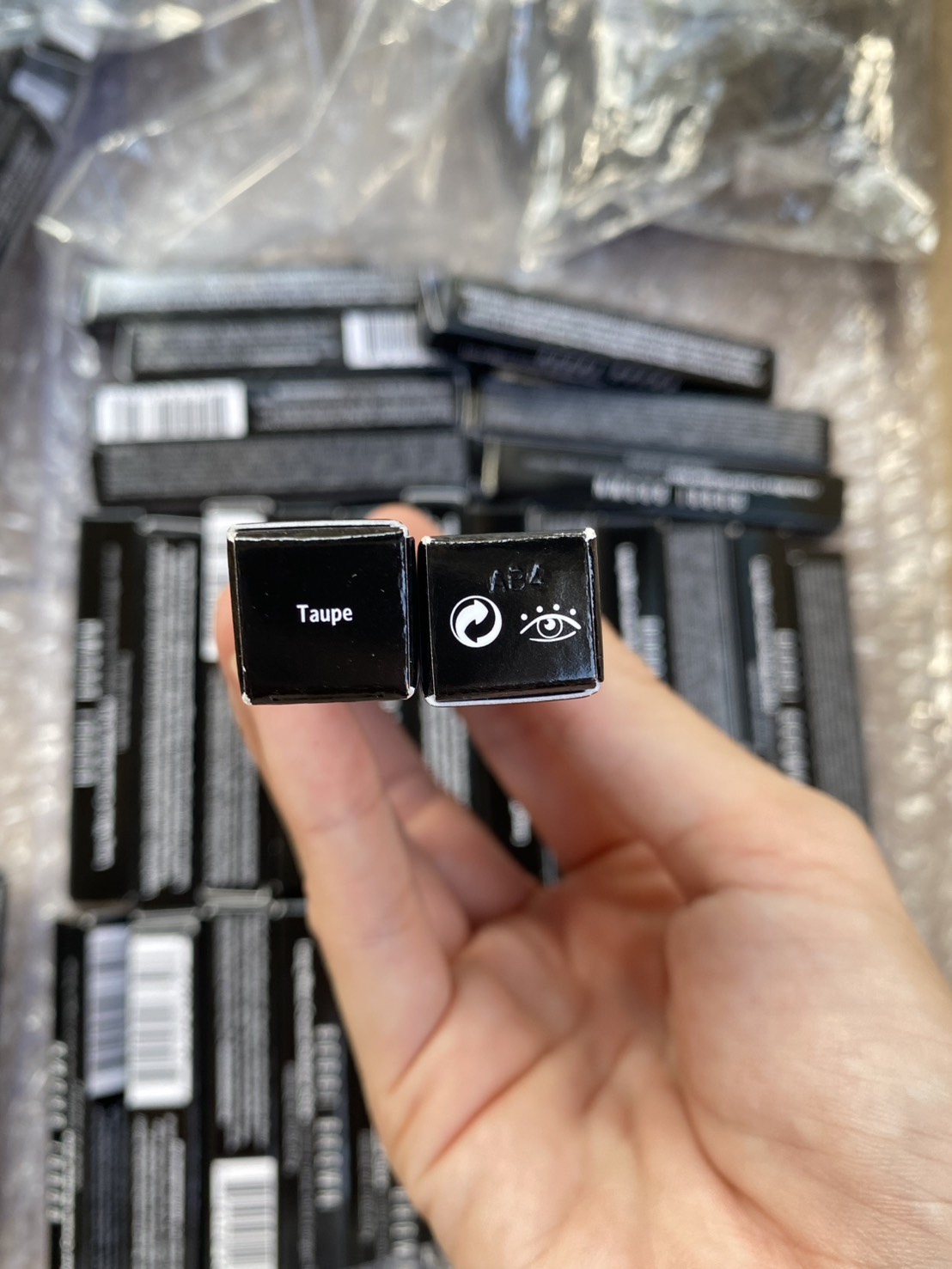 Bobbi Brown Long-Wear Cream Shadow Stick 0.9g สี Taupe อายแชโดว์ (1แท่ง)