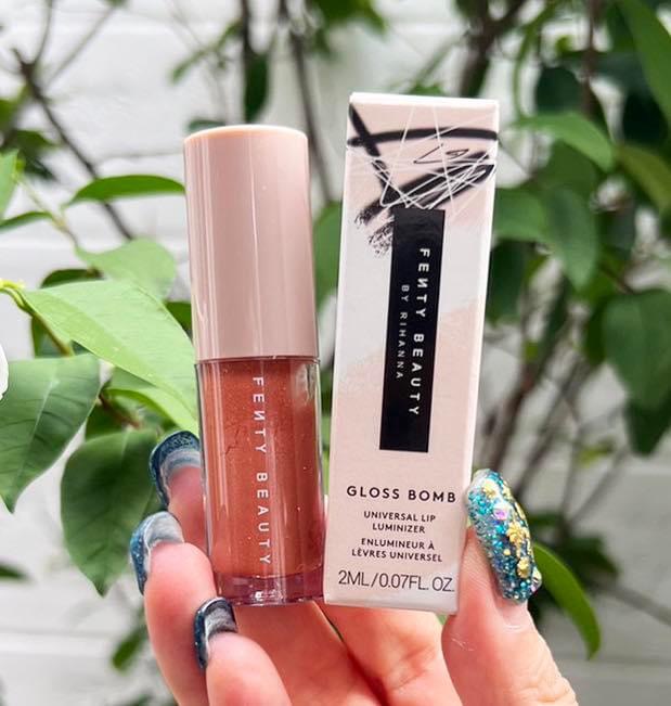 Fenty Beauty Gloss Bomb Universal Lip Luminizer 2ml. #01FentyGlow