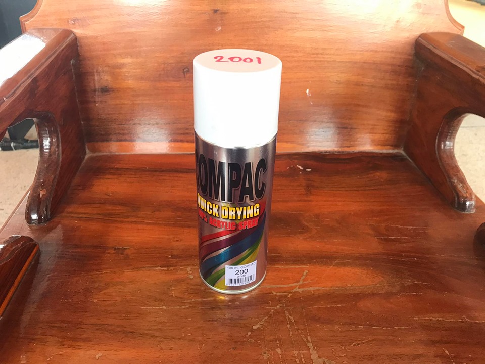 สเปร์อะครีลิคสีขาว