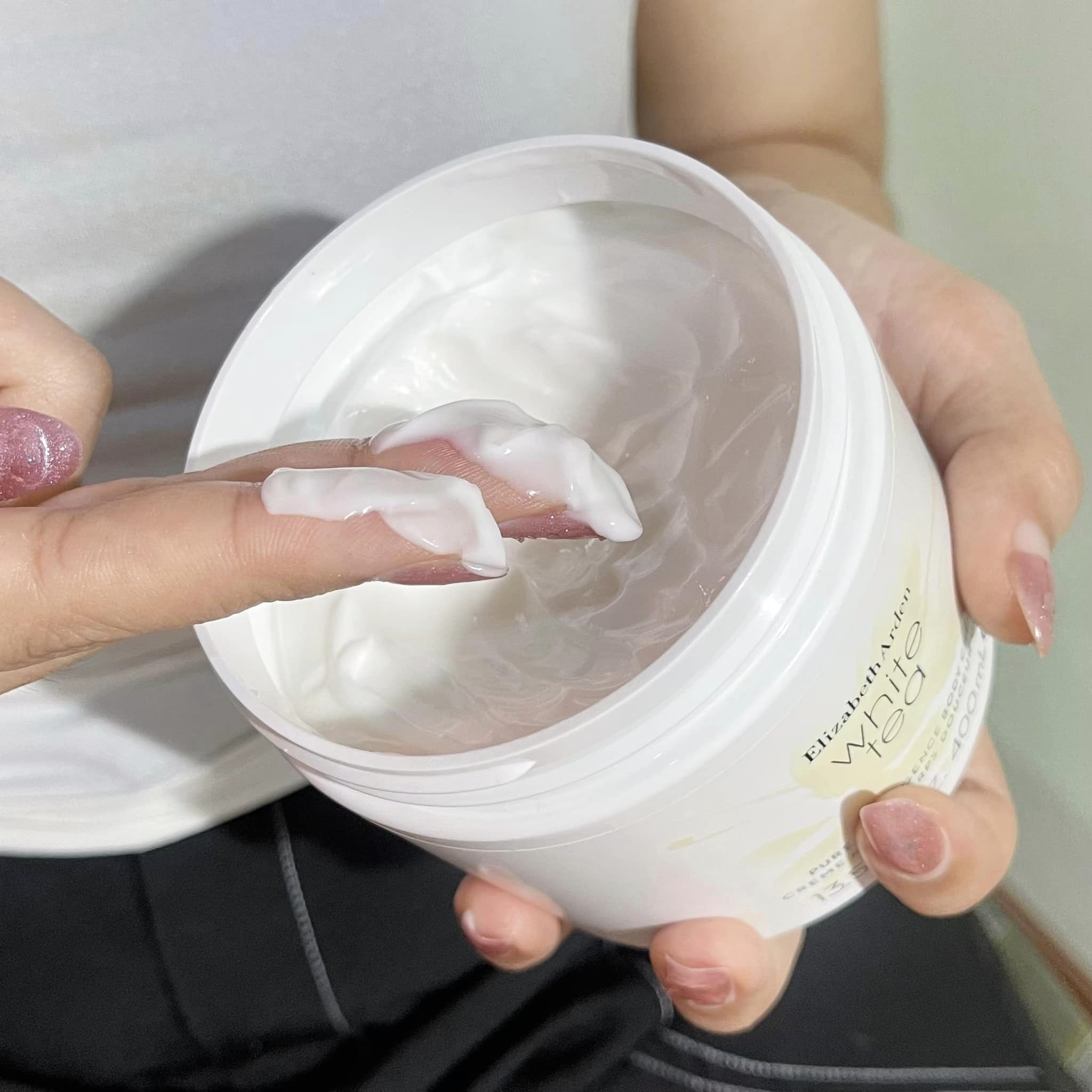 บอดี้ครีม Elizabeth Arden White Tea Body Cream 400ml. ของแท้ (1กระปุก)