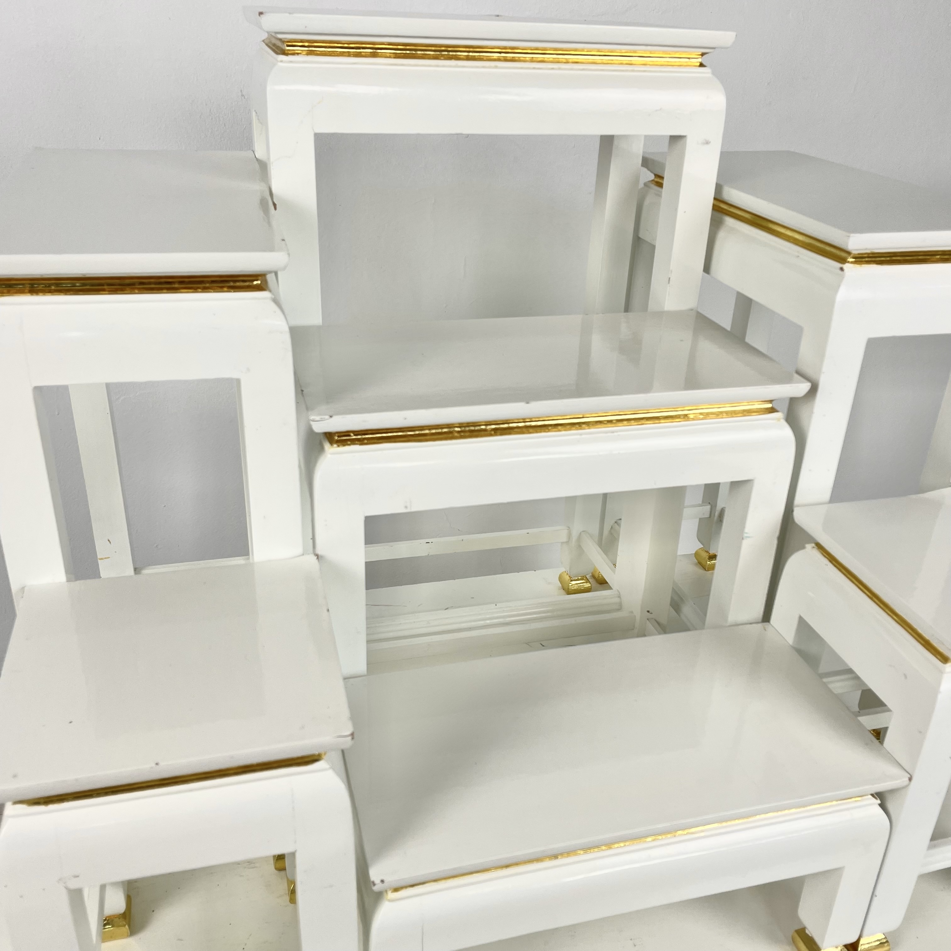 โต๊ะหมู่ 7 หน้า 6 สีขาว ปิดทอง ขาตุ่ม