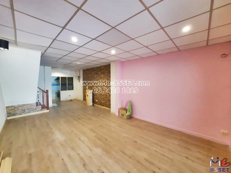 ขายทาวน์เฮ้าส์ ย่าน เคหะร่มเกล้า ราษฎร์พัฒนา น้อมเกล้า : พูนสินธานี 3 / 2 ชั้น 17 ตารางวา