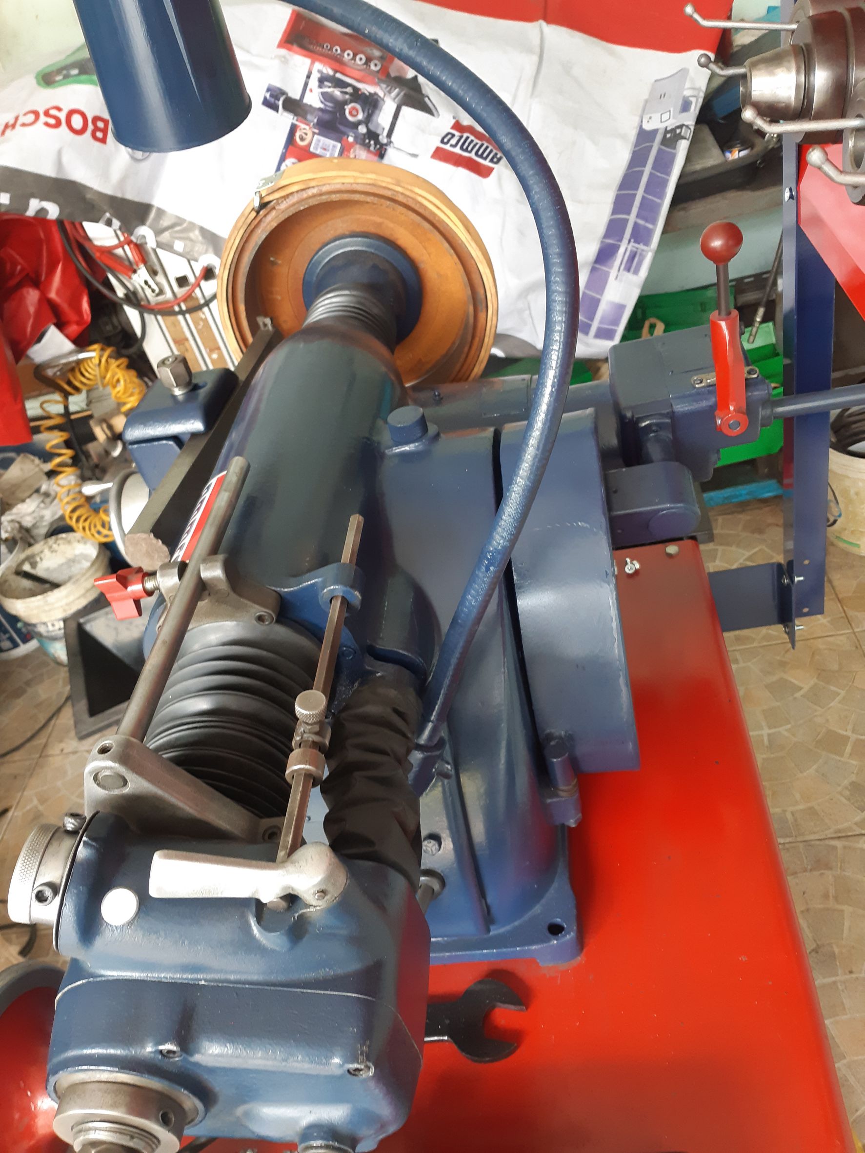 เครื่องเจียรจานเบรค Ammco