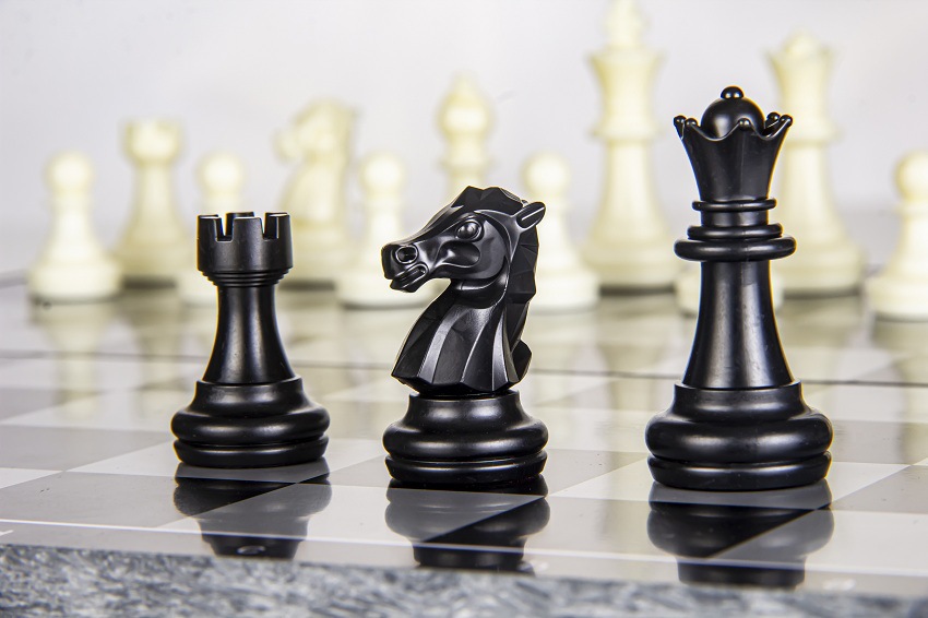 หมากรุกสากลแม่เหล็ก Black&White Magnetic Chess