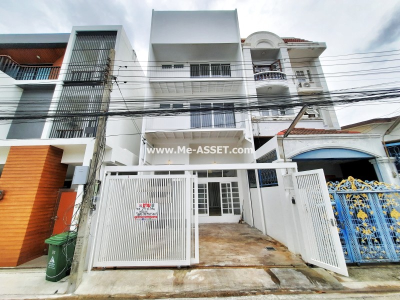 ขายและเช่า ทาวน์โฮมใกล้รถไฟฟ้า ย่าน สุทธิสาร ห้วยขวาง ประชาราษฎร์บำเพ็ญ : ถ.สุทธิสาร ซ.อุดมเกียรติ : 3 ชั้น 25.5 ตารางวา