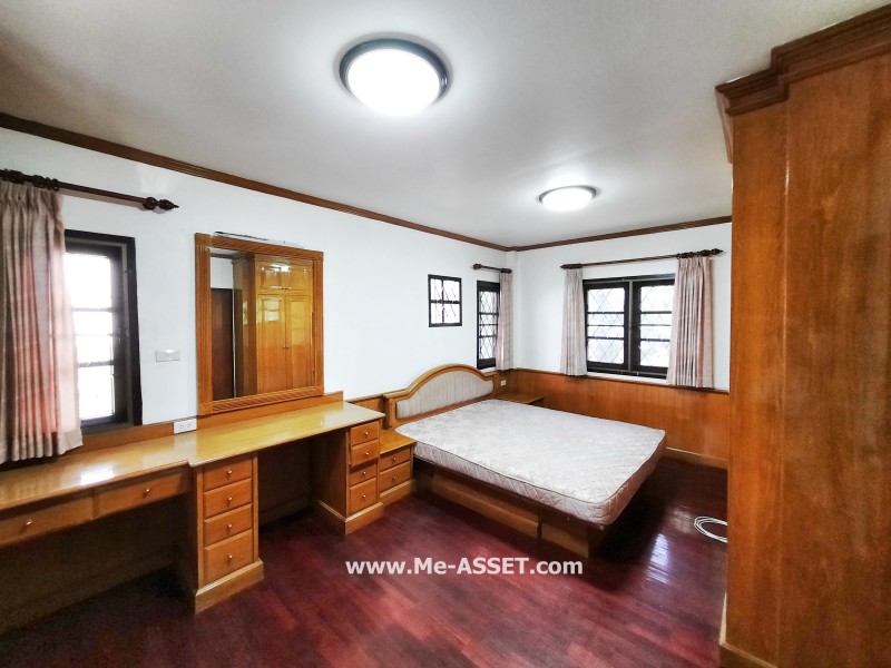 ให้เช่าบ้านเดี่ยว ถ.สุขุมวิท 105 ซ.ลาซาล 37 แขวงบางนา เขตบางนา กรุงเทพ หลังริม / 2 ชั้น 42 ตารางวา