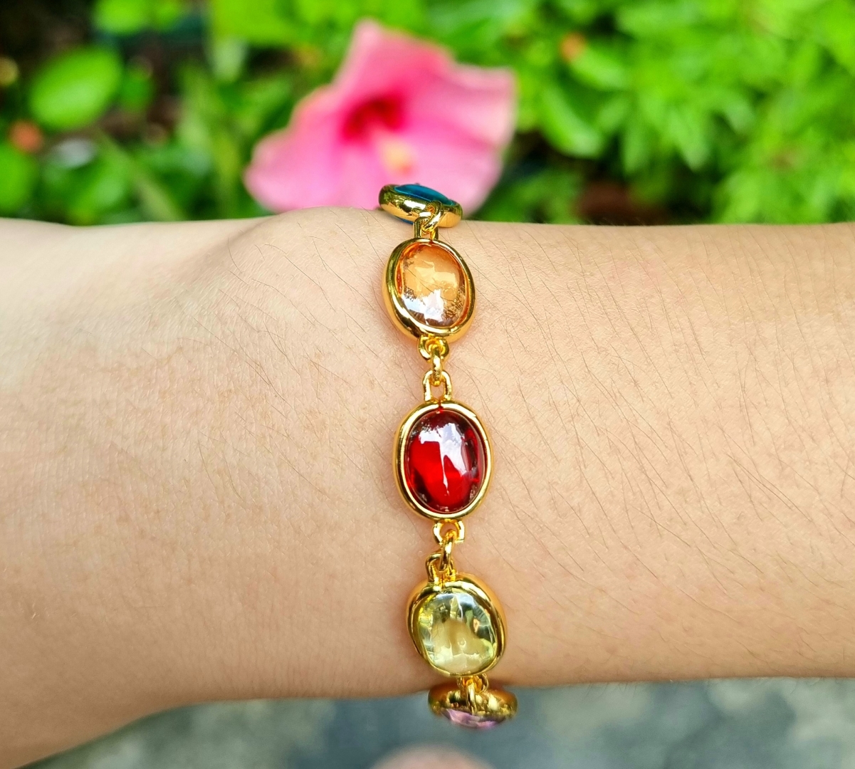 สร้อยข้อมือมณีใต้น้ำ หรือ เพชรพญานาค หลากสี ส่วมใส่เพื่อเสริมดวงเสริมบารมี ไม่ลอกไม่ดำ