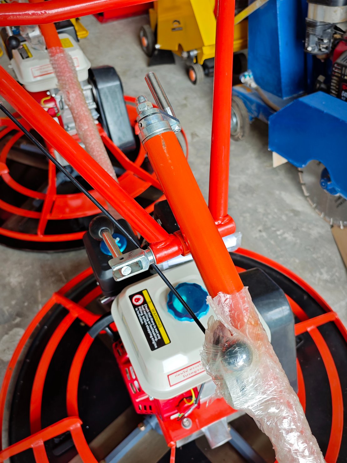 เครื่องขัดมันปูนพร้อมเครื่องยนต์