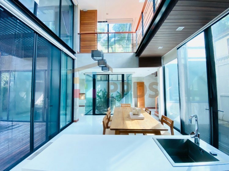 ขายบ้านเดี่ยว 3 ชั้น สไตล์ Tropical Loft ซ.พหลโยธิน 8 (ซ.สายลม) 4 นอน 5 น้ำ สามเสนใน พญาไท