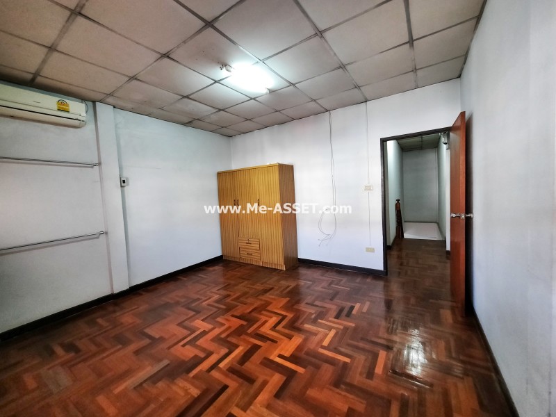 ขายทาวน์เฮ้าส์ ม.พรรณพฤกษา ถ.บรมราชชนนี 121 แขวงศาลาธรรมสพน์ เขตทวีวัฒนา กรุงเทพ / พื้นที่ 2 ชั้น 17 ตารางวา