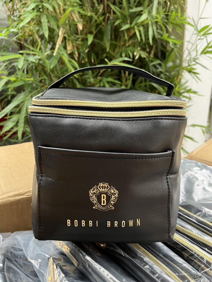 Bobbi Brown กระเป๋าใส่เครื่องสําอางค์ x Kai EXO ของแท้