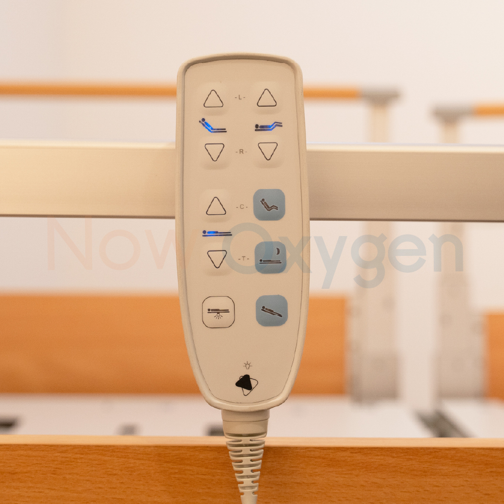 เตียงผู้ป่วยสูงอายุไฟฟ้า ดีไซน์แบบไม้ 7 ฟังก์ชั่น ยี่ห้อ HAELVOET รุ่น Lago Care รับประกันศูนย์ไทย 6 ปี