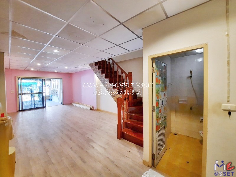 ขายทาวน์เฮ้าส์ ย่าน เคหะร่มเกล้า ราษฎร์พัฒนา น้อมเกล้า : พูนสินธานี 3 / 2 ชั้น 17 ตารางวา