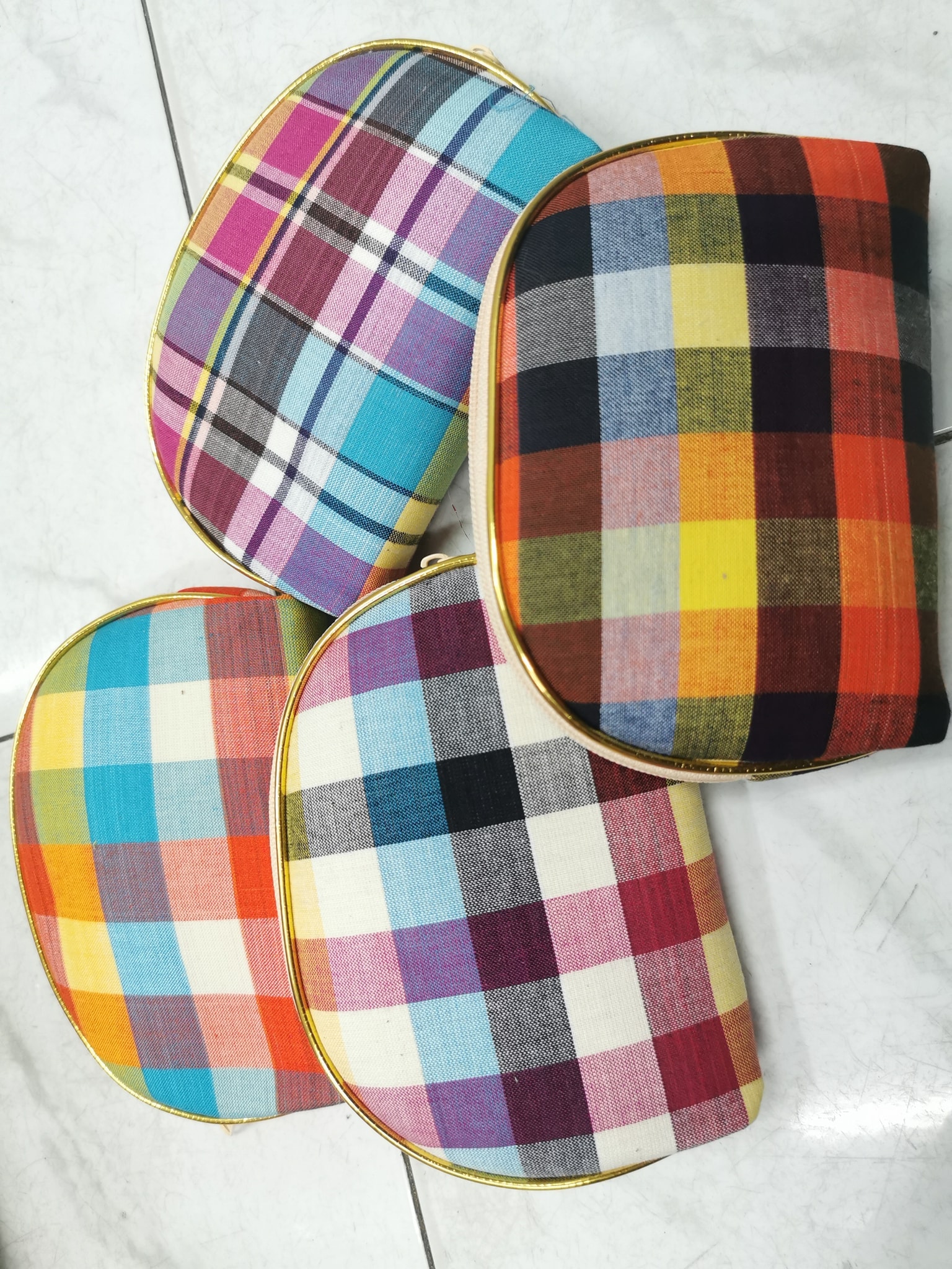 พวงกุญแจ กระเป๋าเหรียญผ้าขิด ของขวัญ ของชำรวย 7x9x cm// Keychain Coin Bag