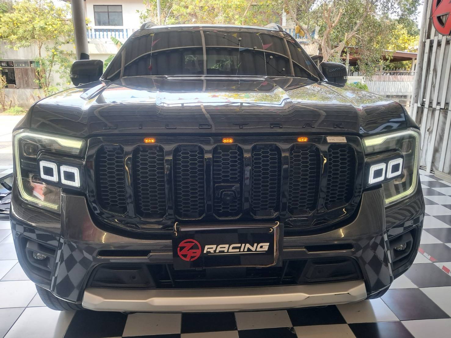 กระจังหน้าฟอร์ด Everest Next Gen รุ่น Victor