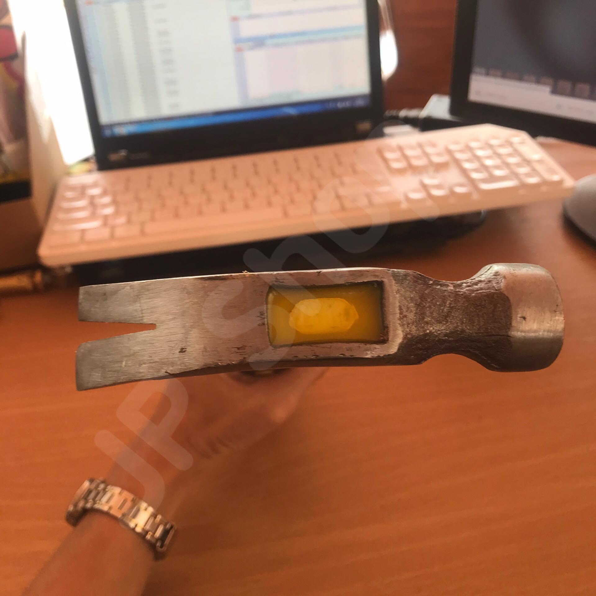 ค้อนตีตะปู ด้ามไฟเบอร์ คละสี 5 ขีด เหลือง-ดำ ราคาต่อ1 ชิ้น #001250