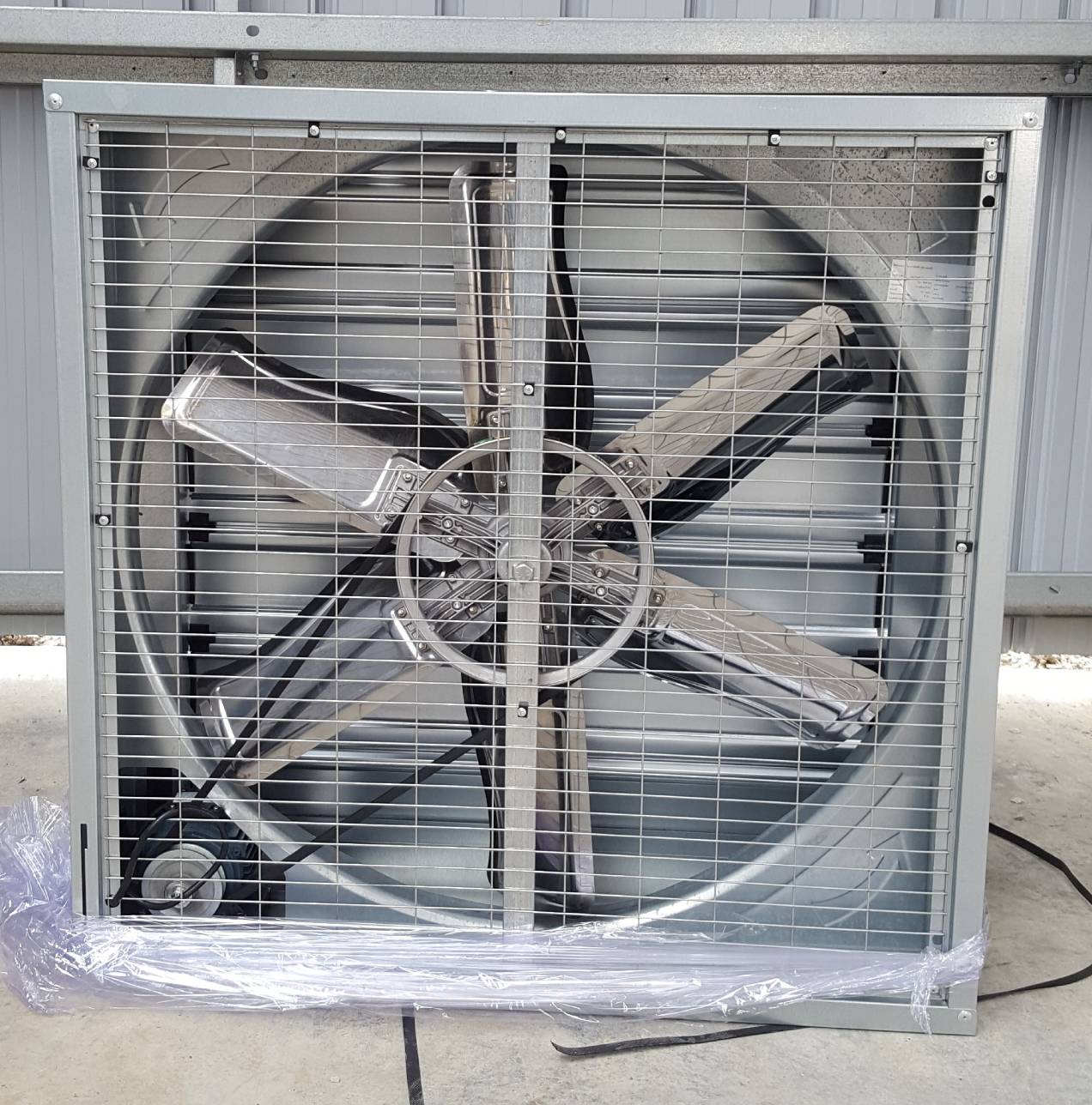 พัดลมระบายอากาศ, พัดลมดูดอากาศ ขนาด 37 นิ้ว SF-37