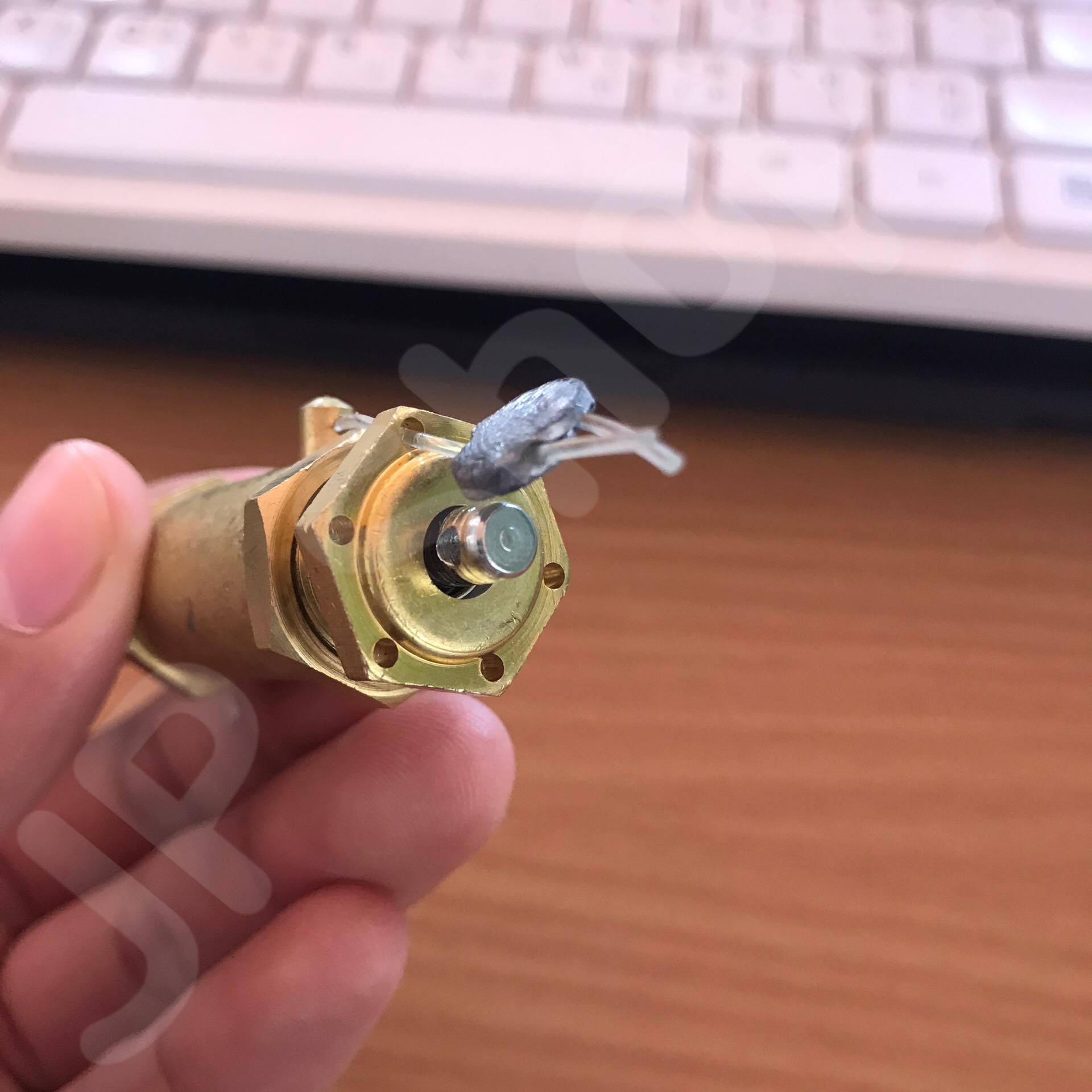 เซฟตี้วาล์ว โปโลลม ปั๊มลม เกลียวนอกNPT 1 หุน BV-1 ทองเหลือง ตัดรอบส่งทุกๆชั่วโมง #10210