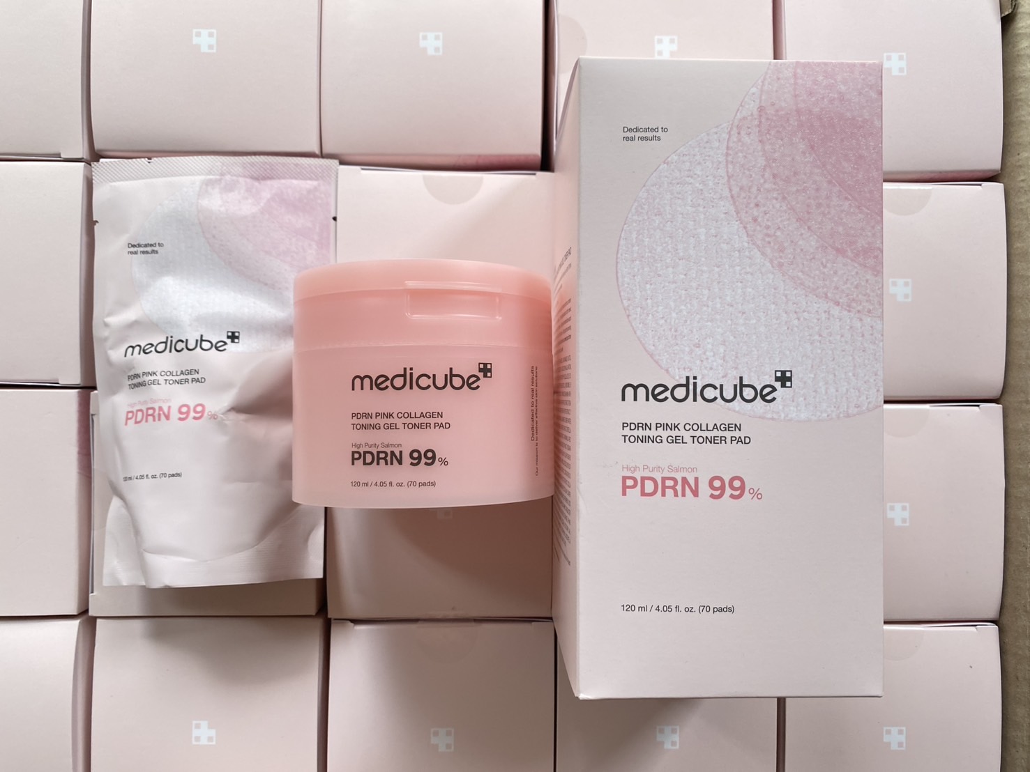 Medicube PDRN Pink Collagen Toning Gel Toner Pad (70 Pads)** โทนเนอร์แผ่น